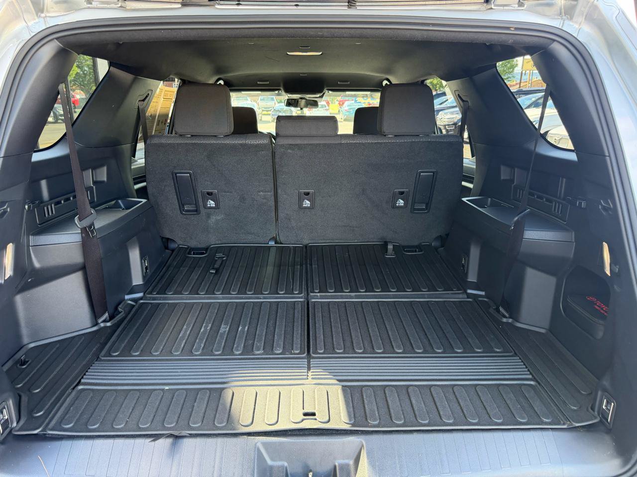 Used 2025 Toyota 4Runner SR5 AWD/4WD image 22