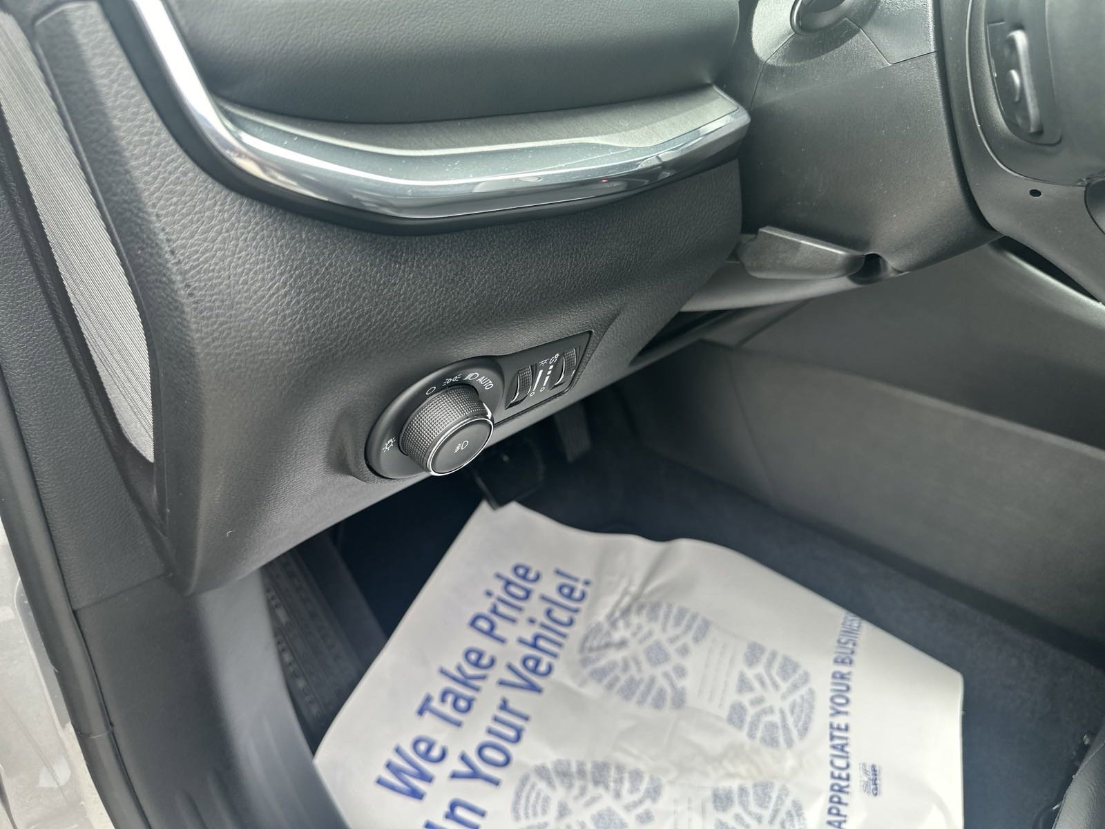 Used 2023 Jeep Compass Limited image 30