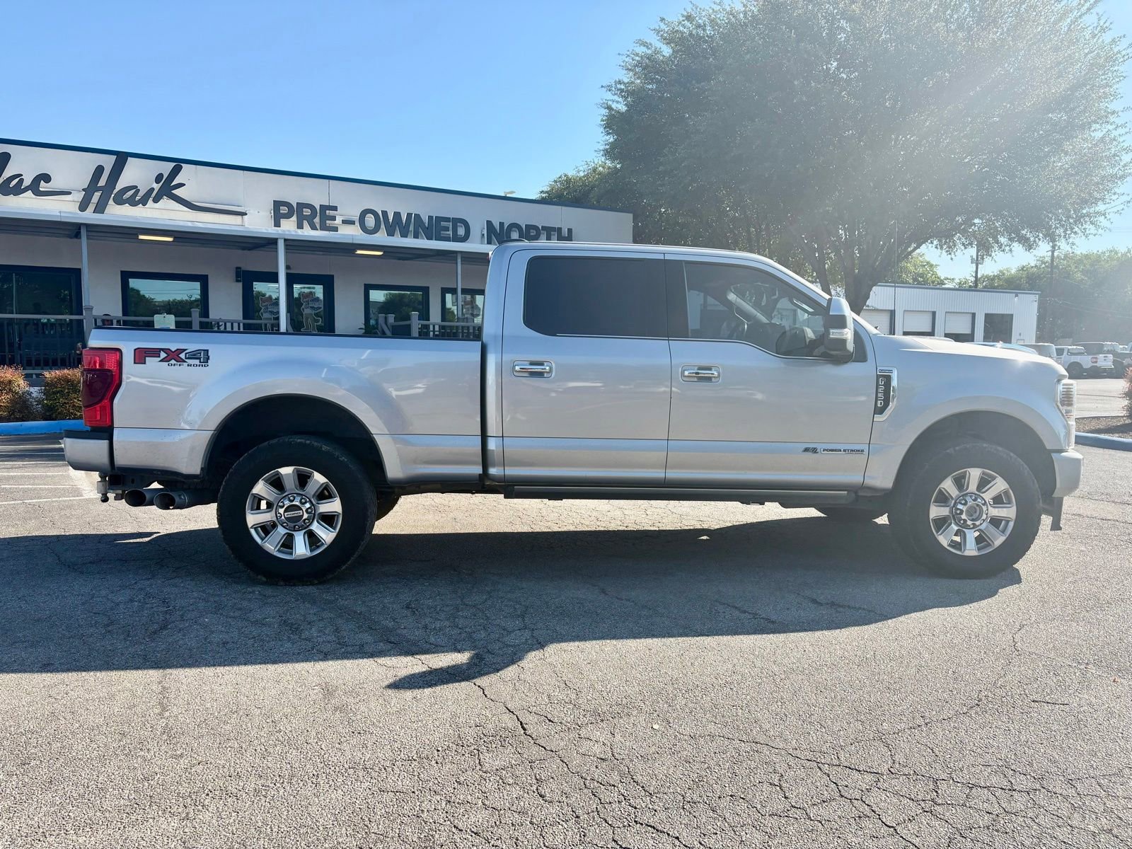 Used 2022 Ford F250 Platinum w/ FX4 Off-Road Package AWD/4WD image 2