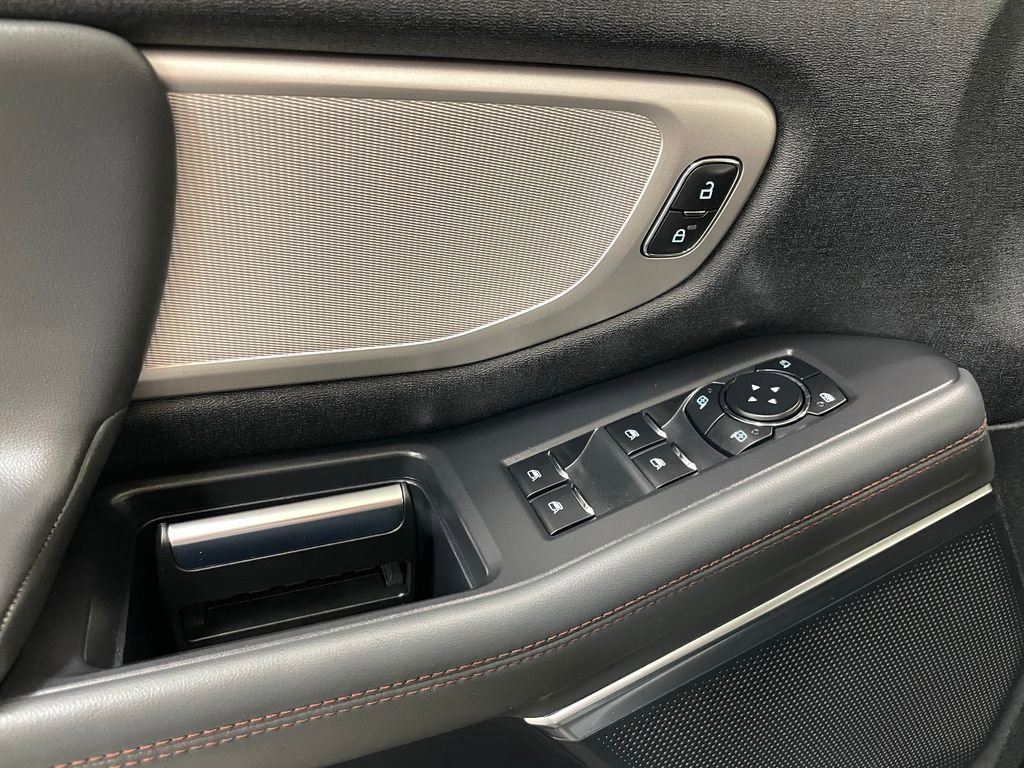 Used 2025 Ford Expedition Max Active AWD/4WD image 9