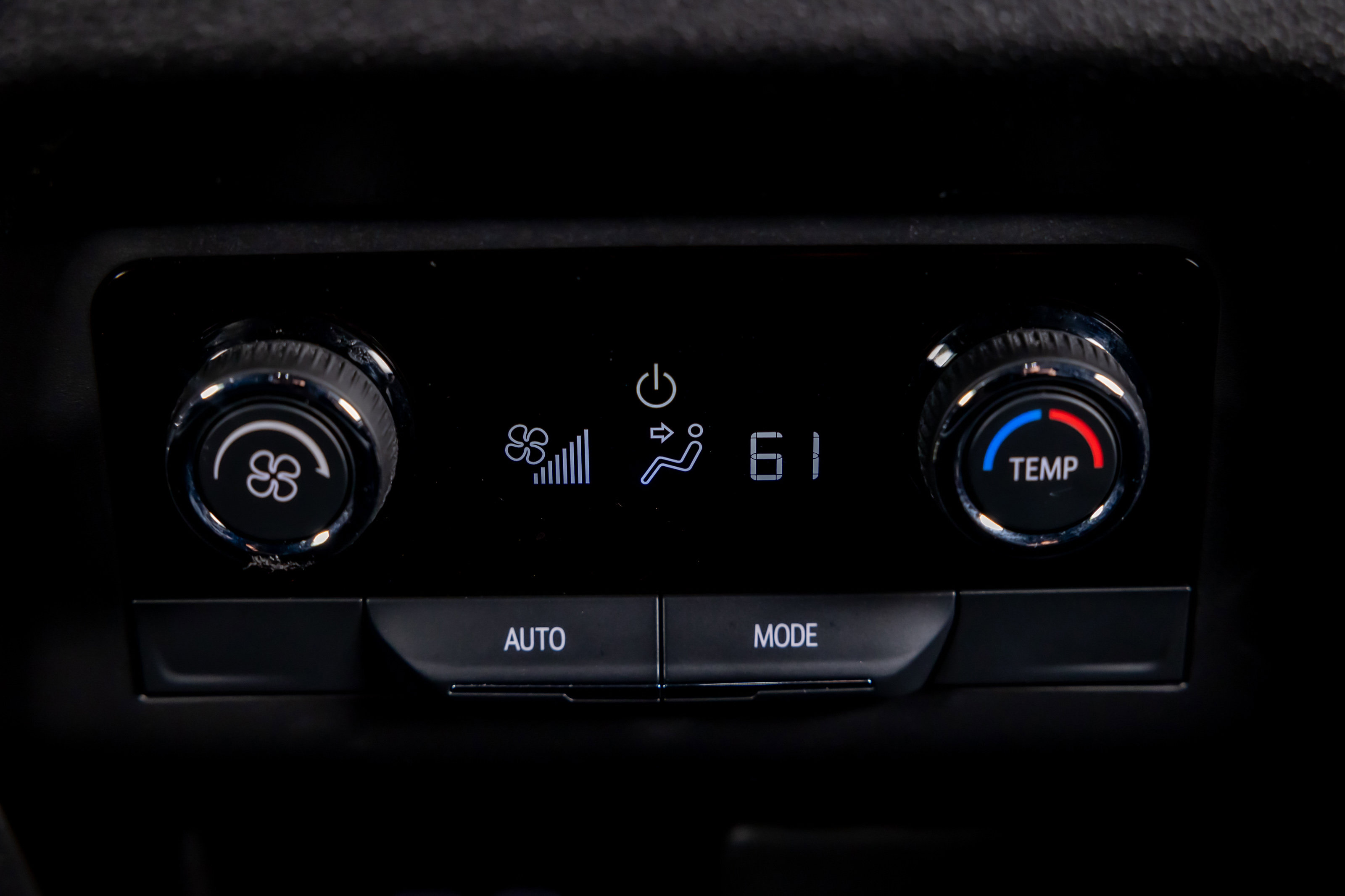 Used 2025 Chevrolet Traverse LT w/ Enhanced Driving Package image 21