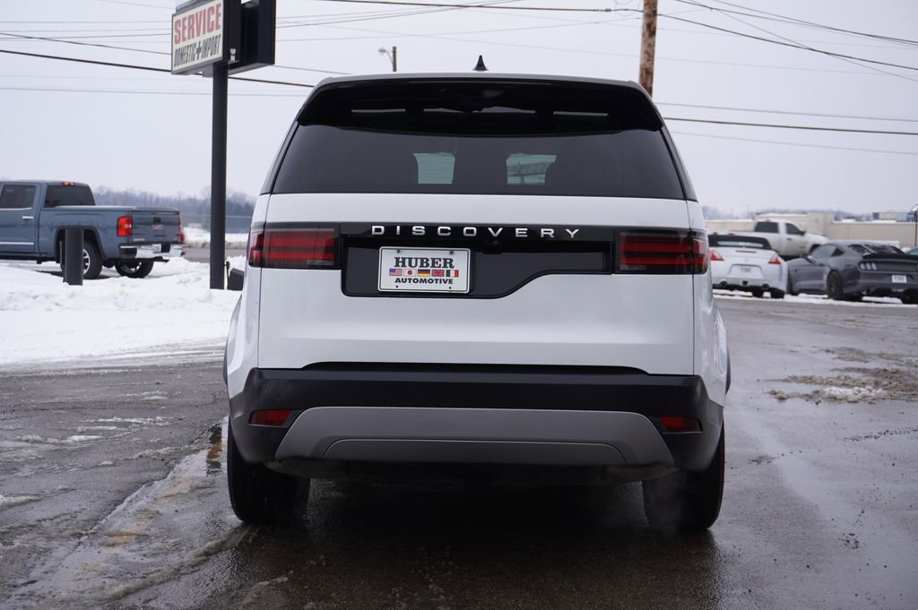 Used 2024 Land Rover Discovery S image 6