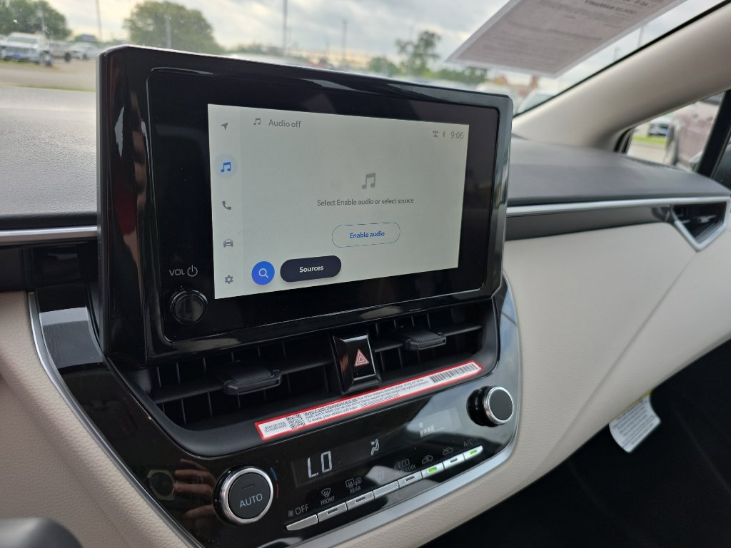 Used 2026 Toyota Corolla LE image 8