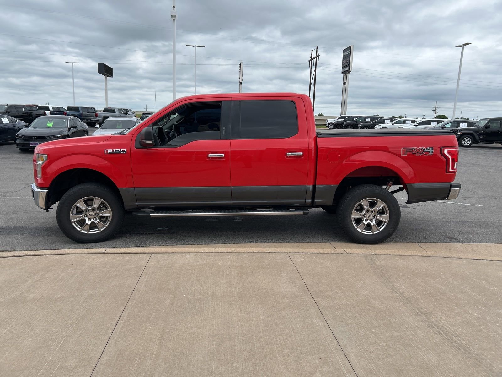 Used 2017 Ford F150 XLT w/ Equipment Group 302A Luxury AWD/4WD image 8