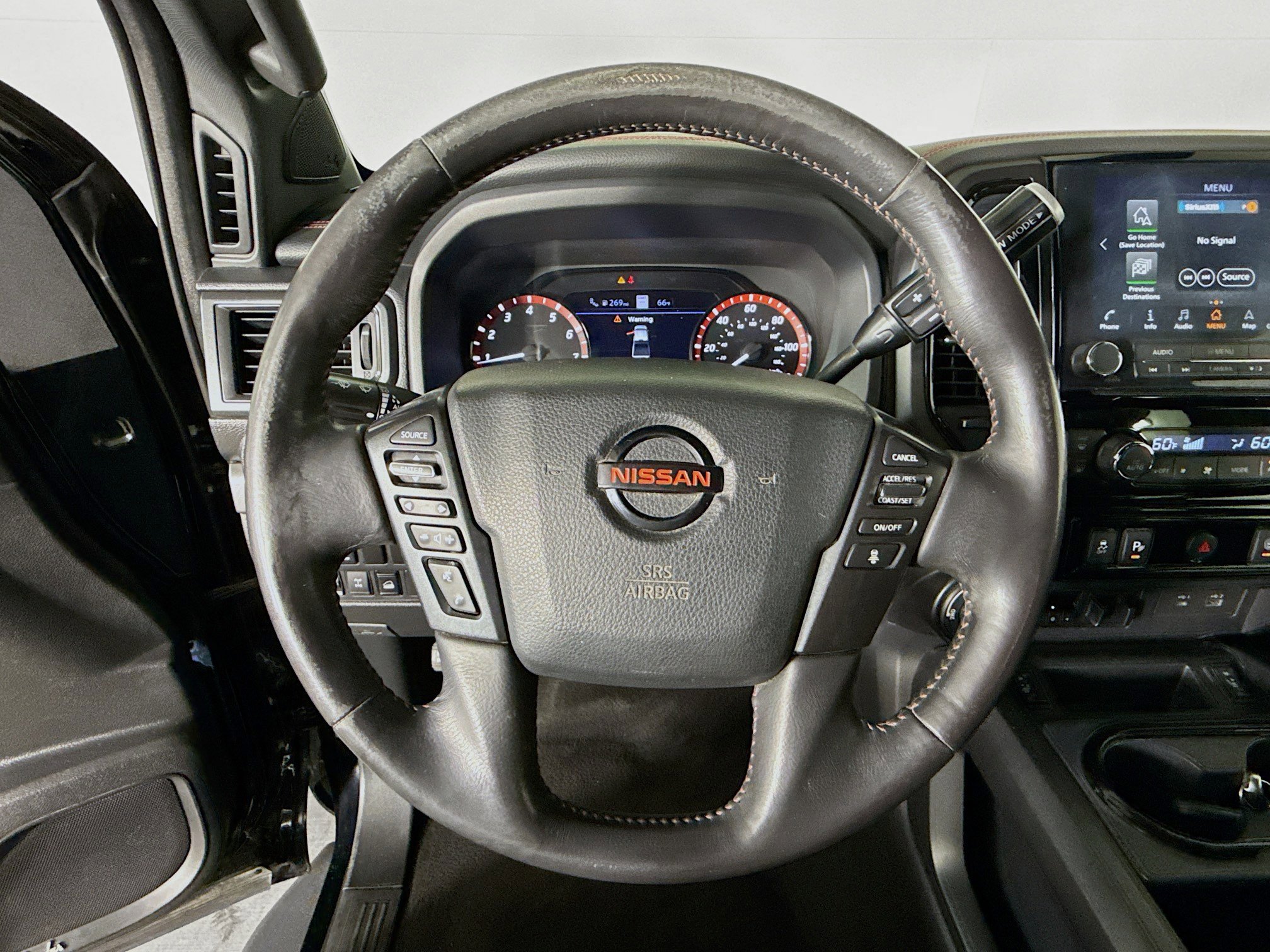 Used 2020 Nissan Titan PRO-4X w/ Pro-4x Convenience Package image 11