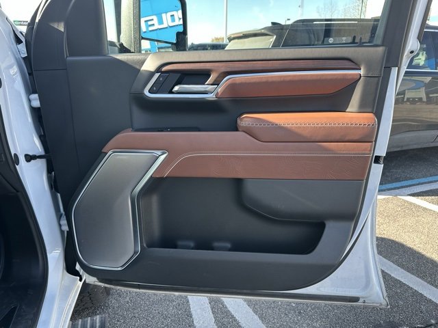 Used 2025 GMC Sierra 3500 Denali Ultimate image 10