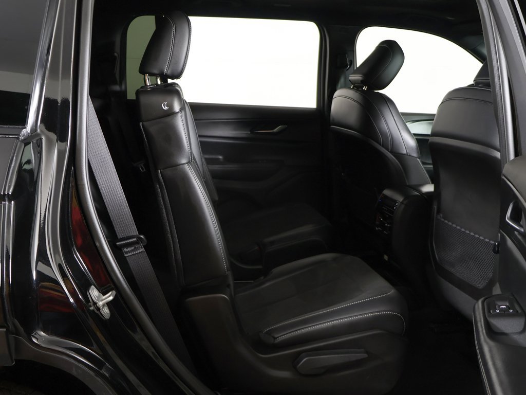 Used 2024 Jeep Grand Cherokee L Altitude image 33