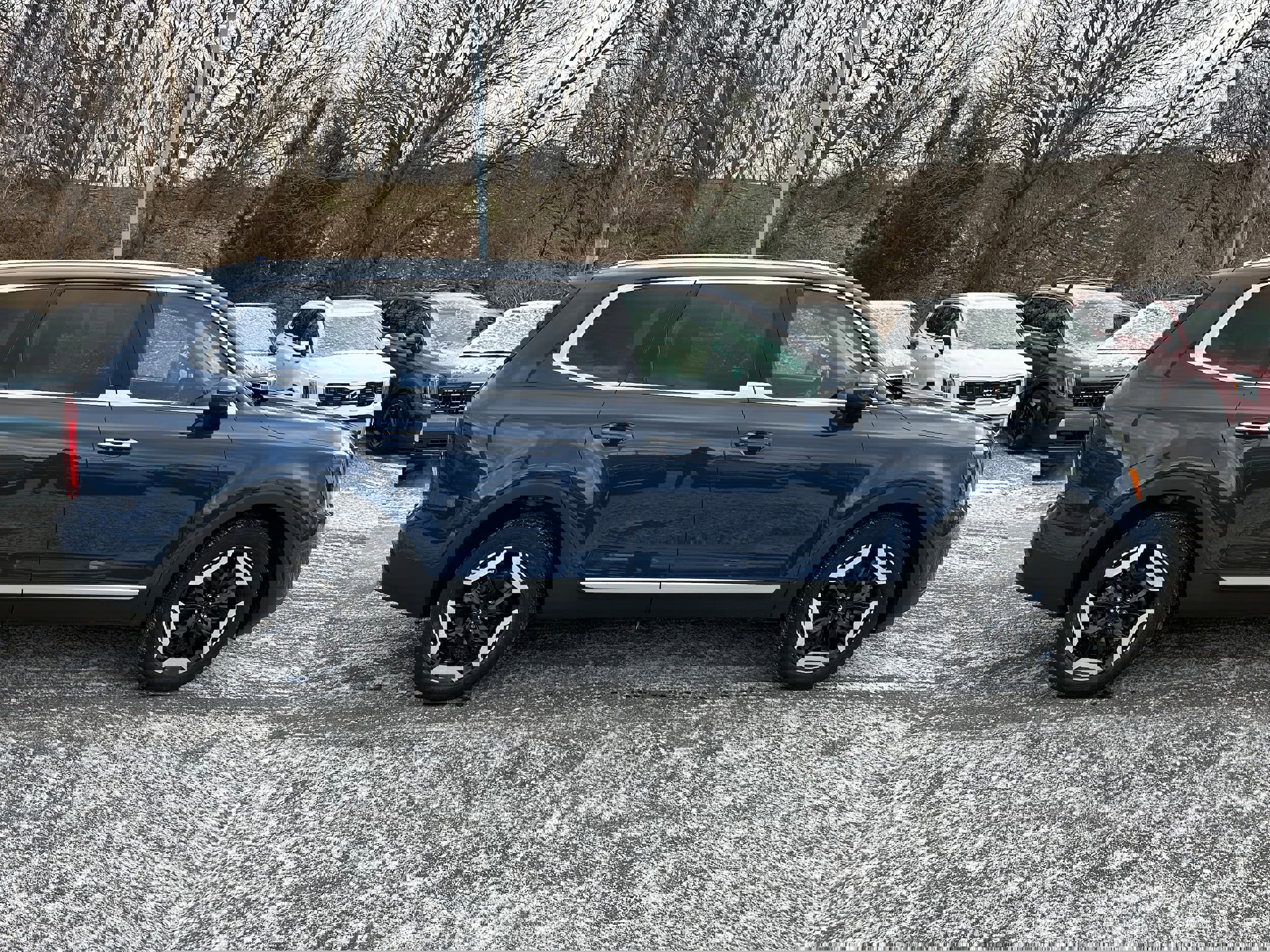 Used 2023 Kia Telluride S image 4