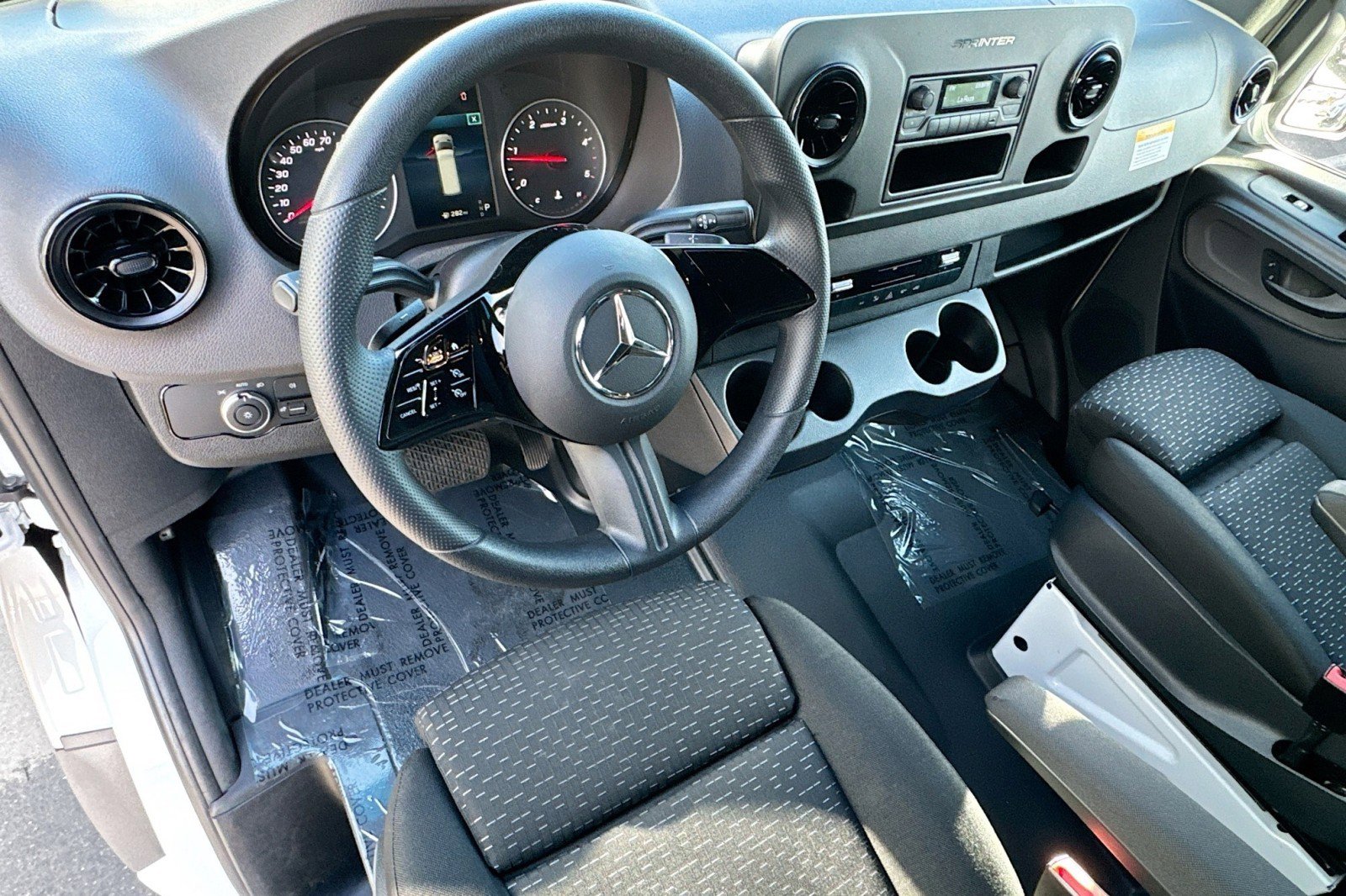 Used 2025 Mercedes-Benz Sprinter 2500 image 9