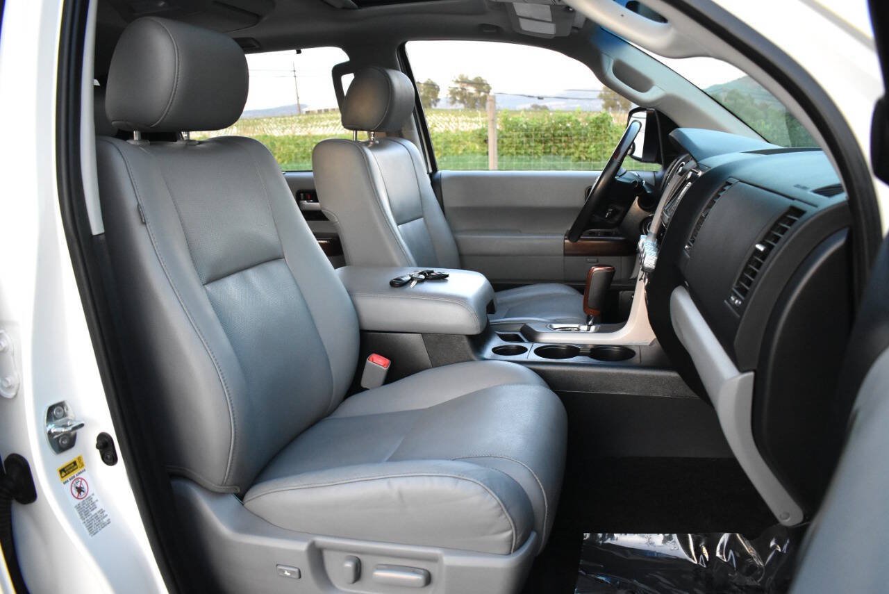 Used 2013 Toyota Sequoia Platinum AWD/4WD image 35