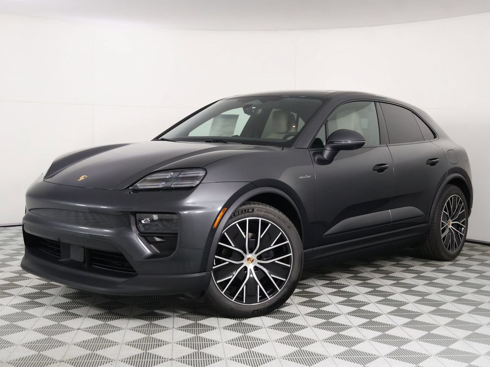 New 2026 Porsche Macan Electric RWD image 1