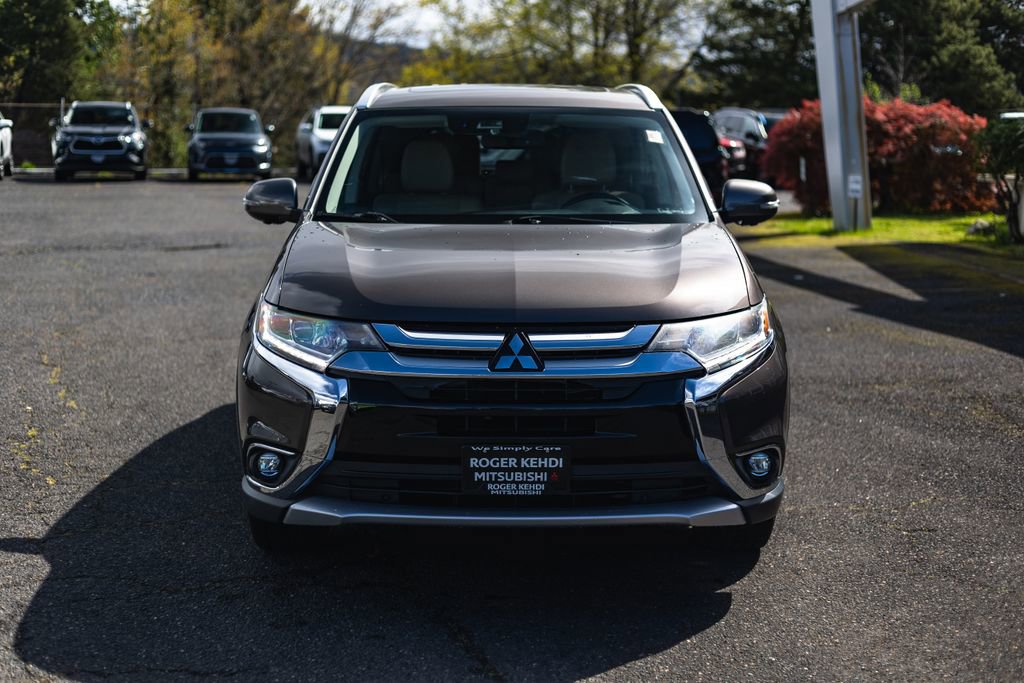 Used 2017 Mitsubishi Outlander GT AWD/4WD image 6