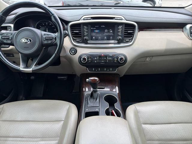Used 2017 Kia Sorento EX w/ EX Premium Package FWD image 9