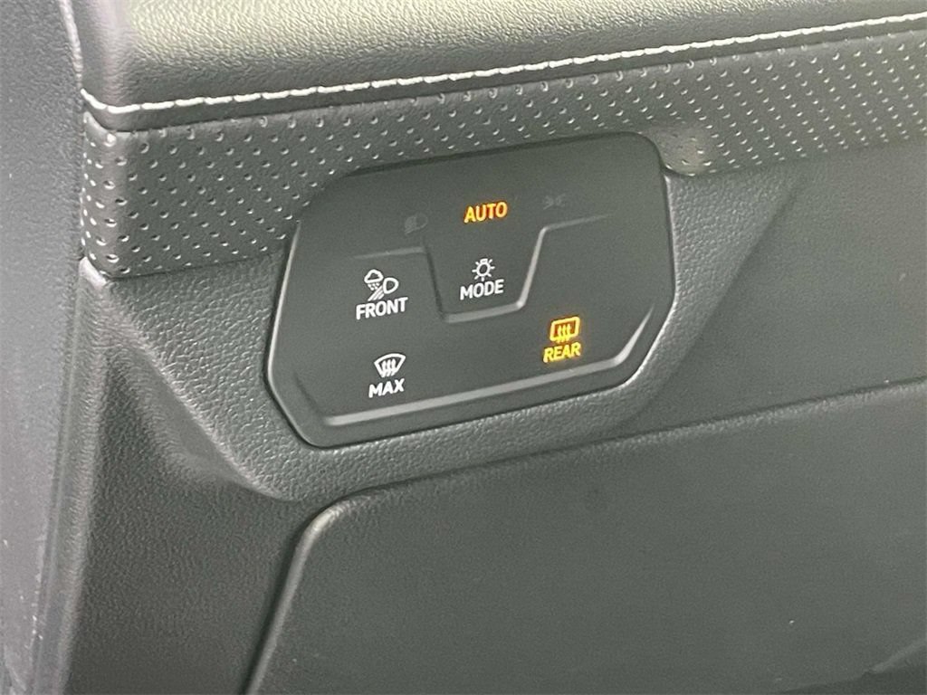 New 2026 Volkswagen Atlas SE FWD image 21