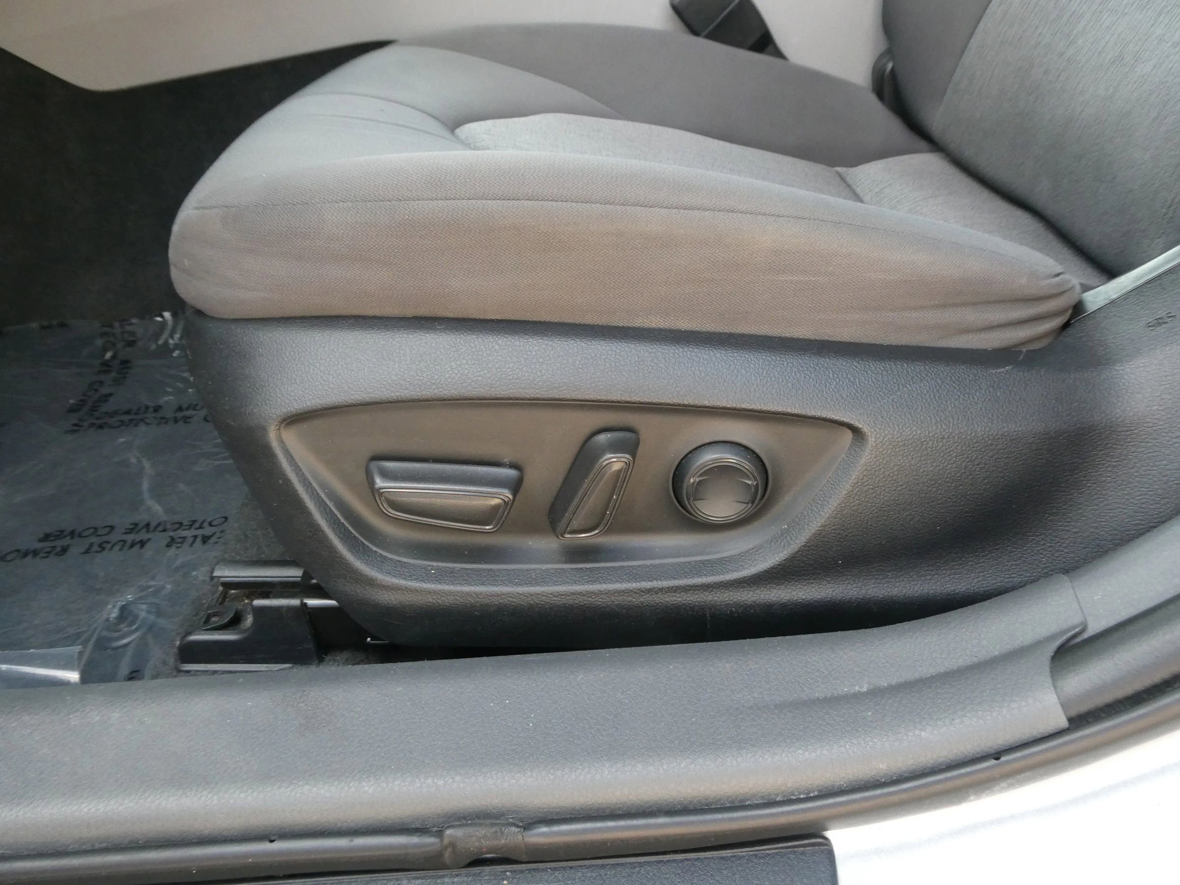 Used 2022 Toyota Camry LE FWD image 15