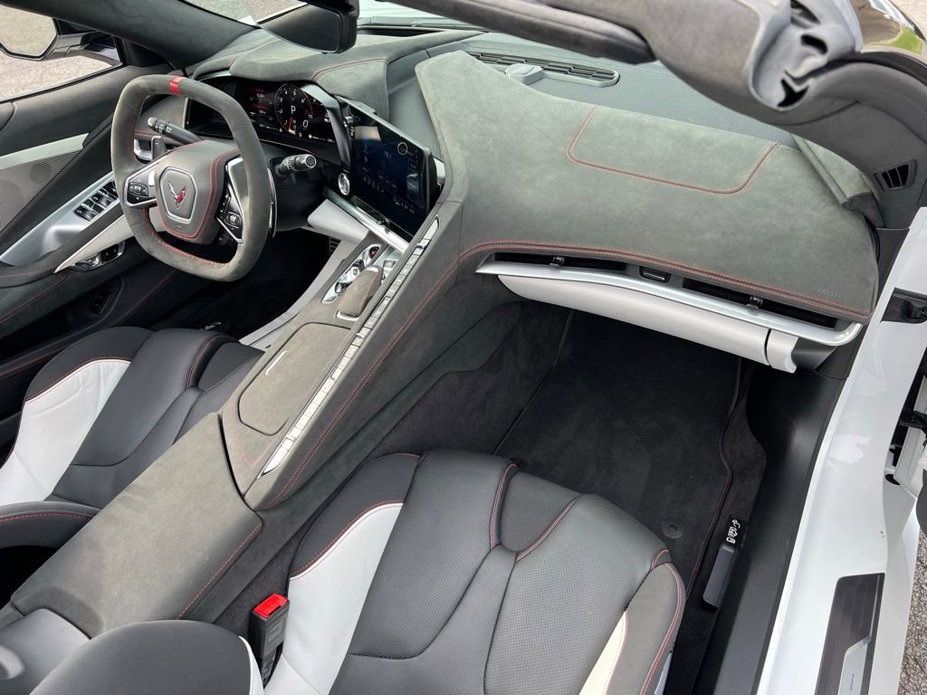 Used 2023 Chevrolet Corvette Stingray Premium Conv w/ Z51 Performance Package image 8