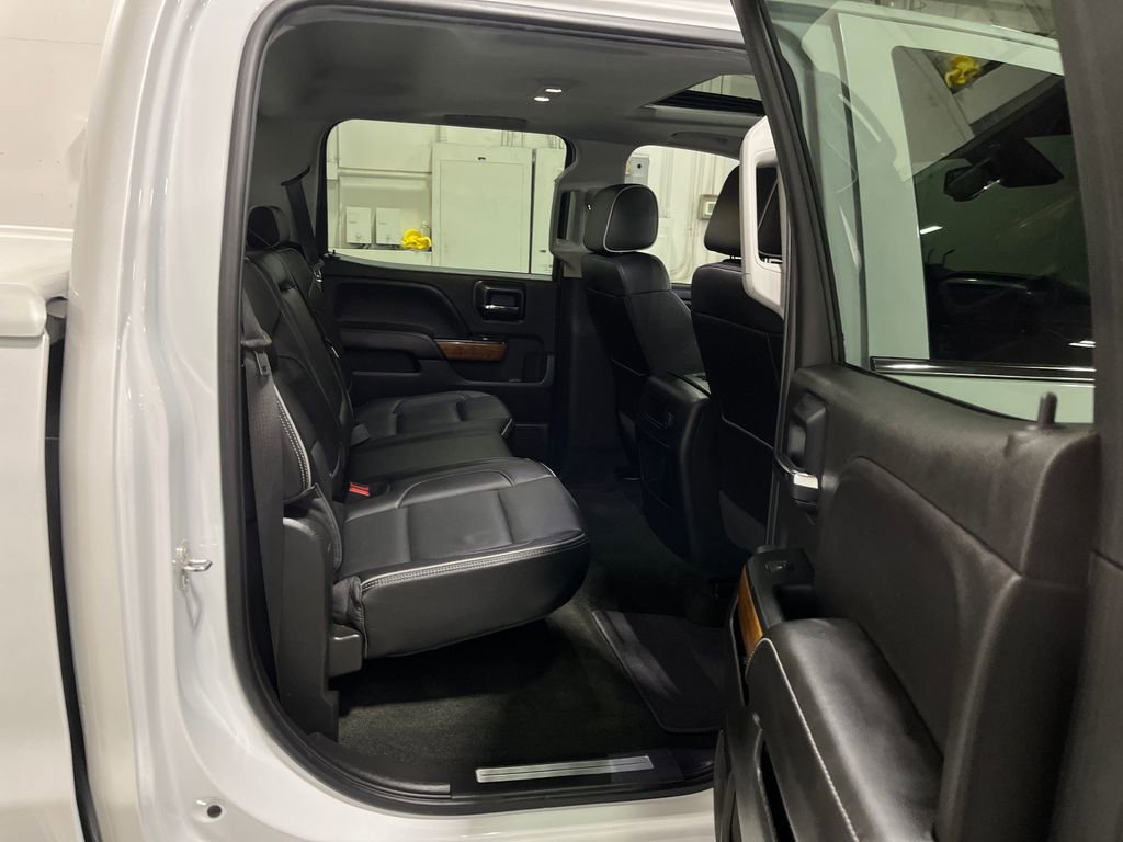 Used 2018 Chevrolet Silverado 1500 High Country image 31