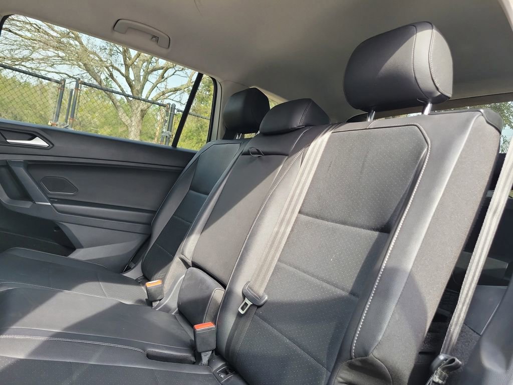 Used 2020 Volkswagen Tiguan SE image 12