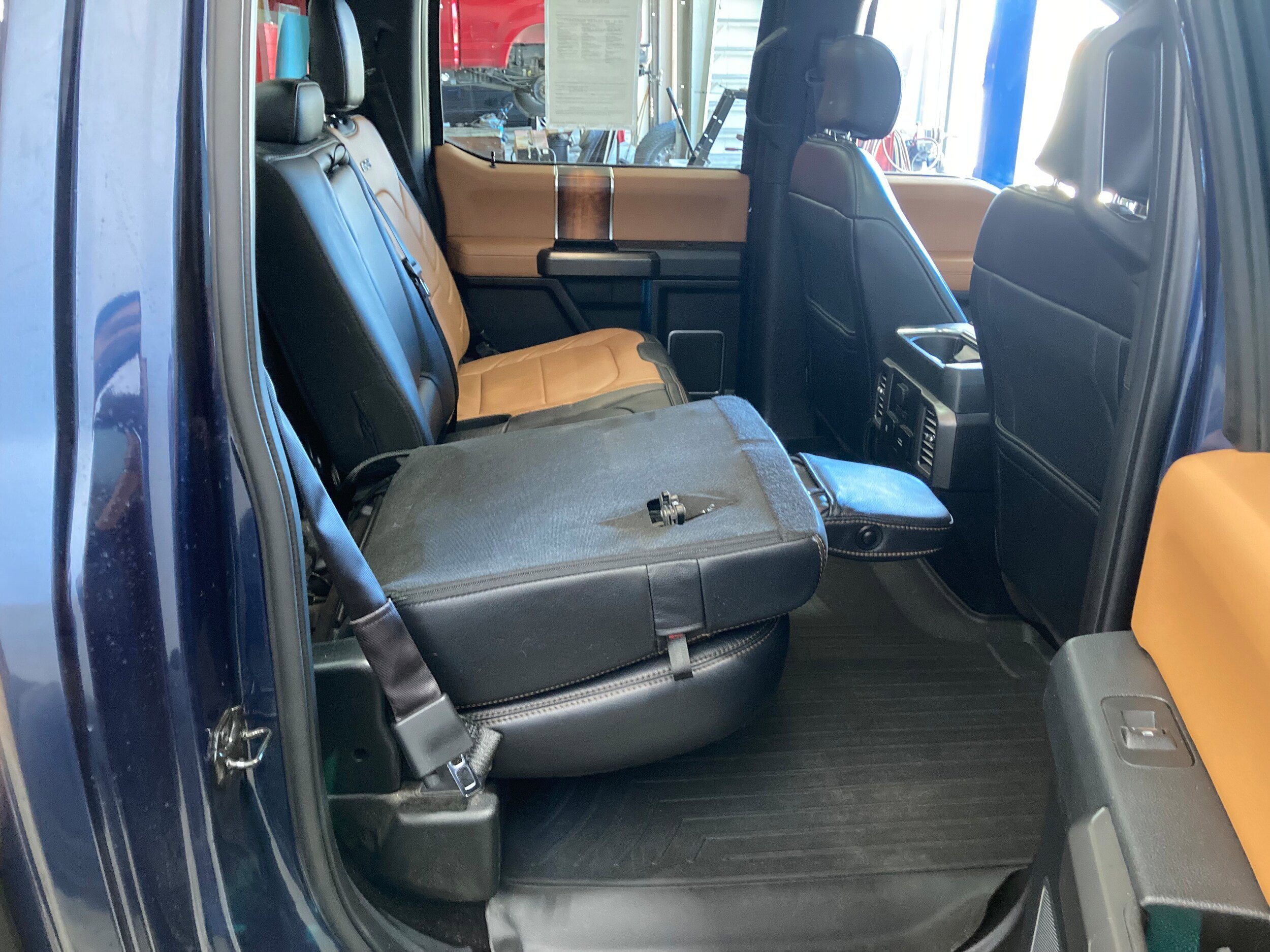 Used 2017 Ford F150 Limited w/ Trailer Tow Package image 12