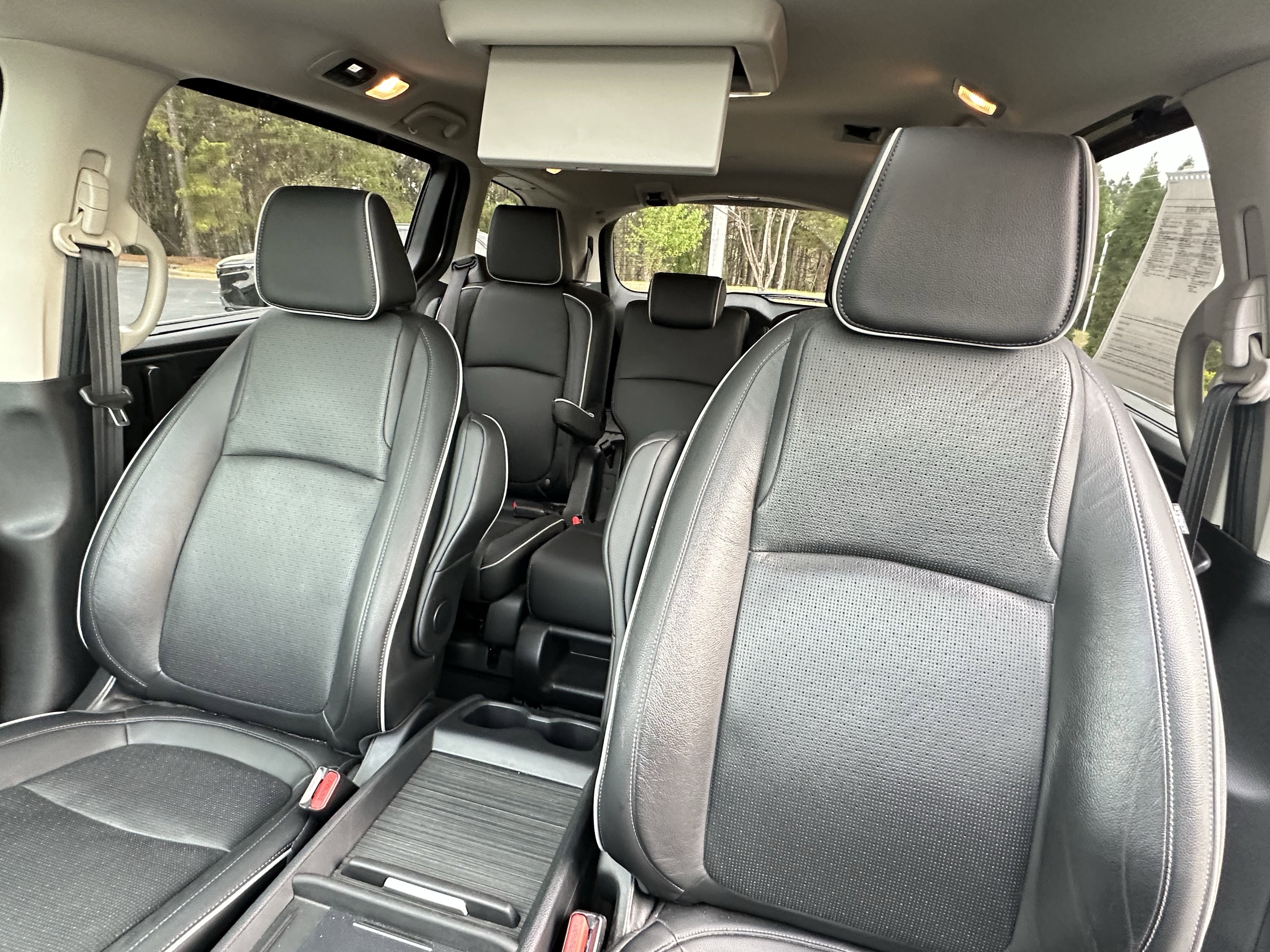 Used 2025 Honda Odyssey Elite image 8