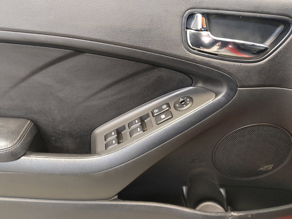 Used 2017 Kia Forte S image 27