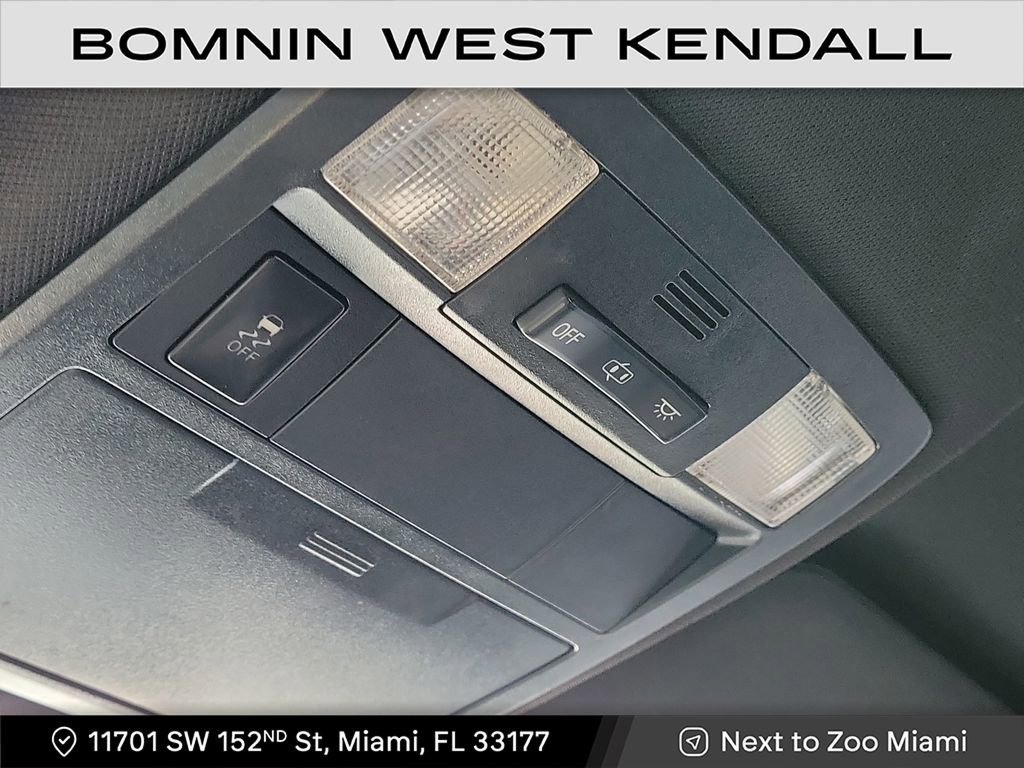 Used 2017 Toyota Tacoma SR image 27