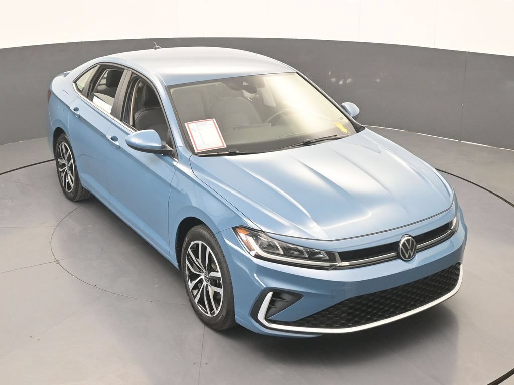 Used 2025 Volkswagen Jetta SE FWD image 46