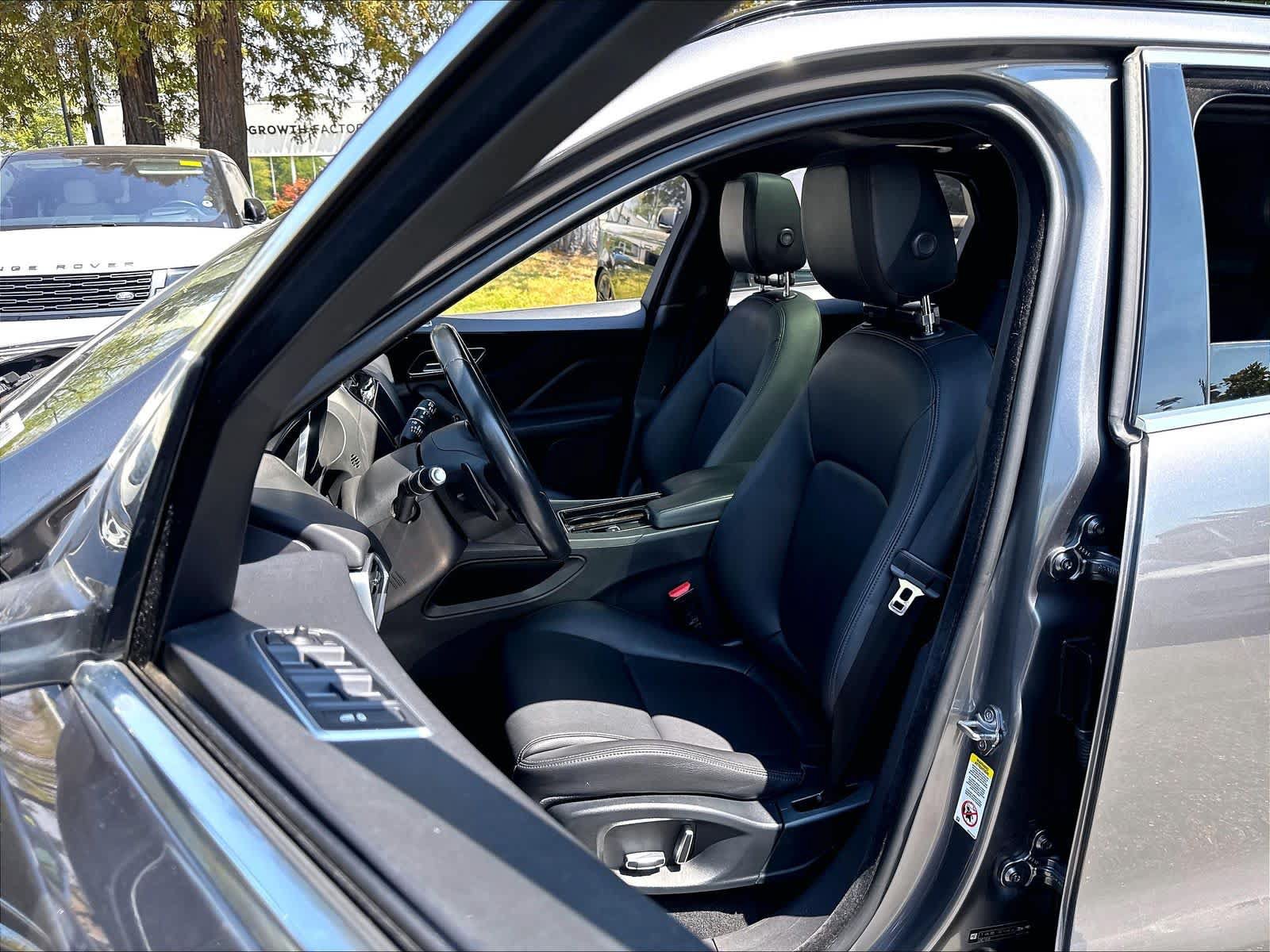 Used 2019 Jaguar F-PACE Premium AWD/4WD image 25