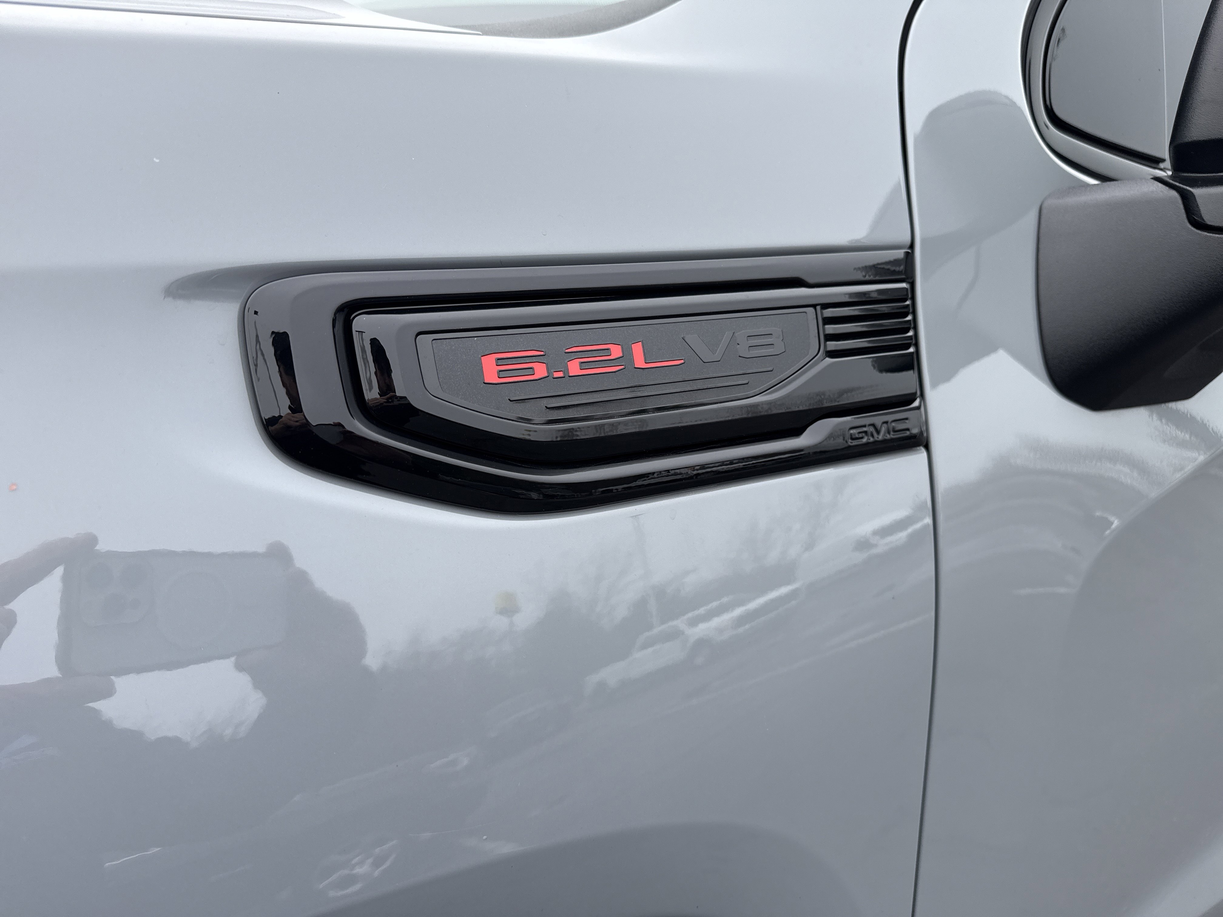 Used 2024 GMC Sierra 1500 AT4 w/ Technology Package image 4