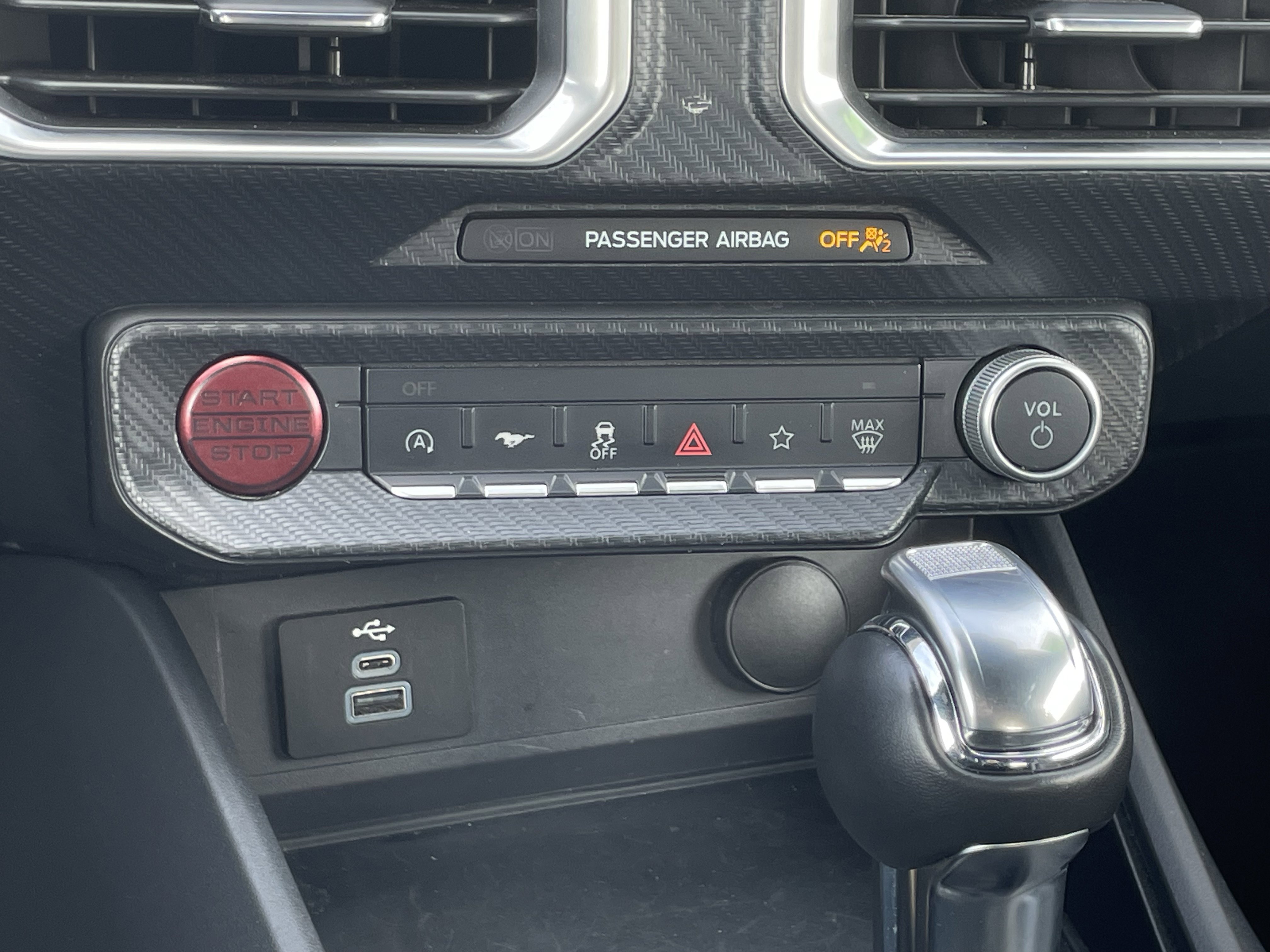 Used 2025 Ford Mustang Premium image 25