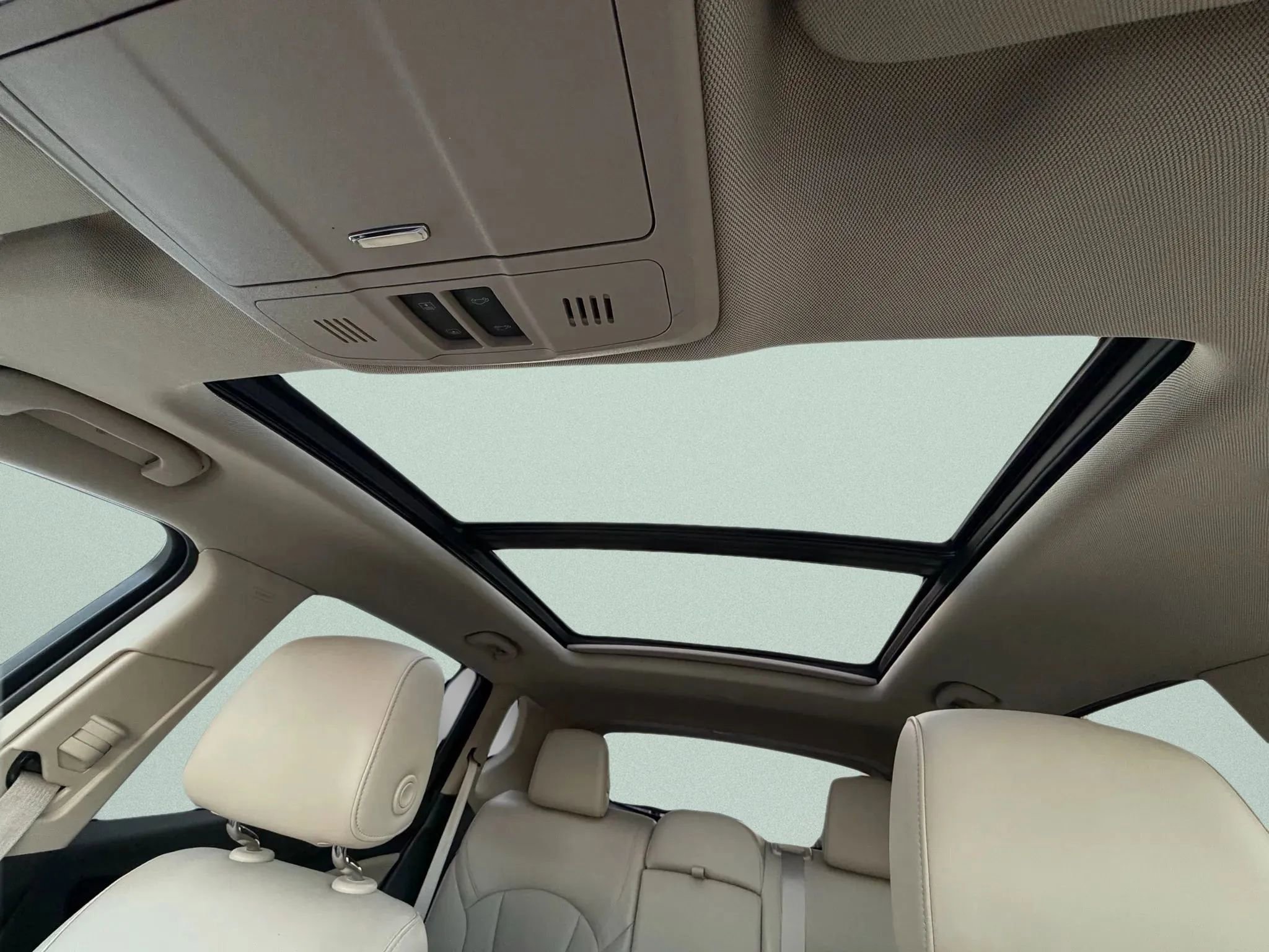 Used 2017 Buick Envision Essence image 34