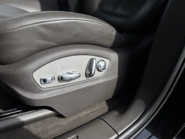 Certified 2023 Porsche Macan image 15