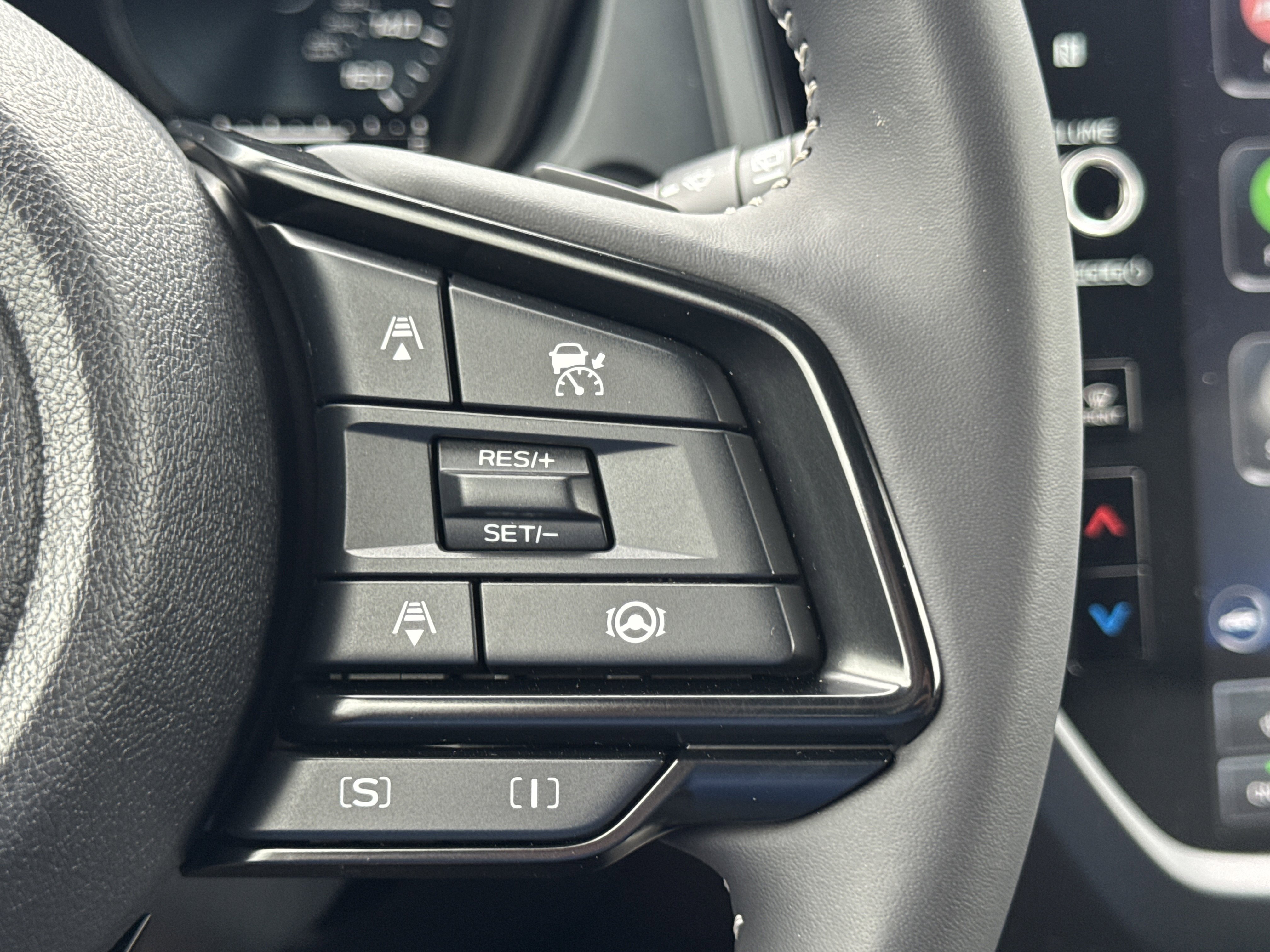 Certified 2025 Subaru Forester Premium AWD/4WD image 15