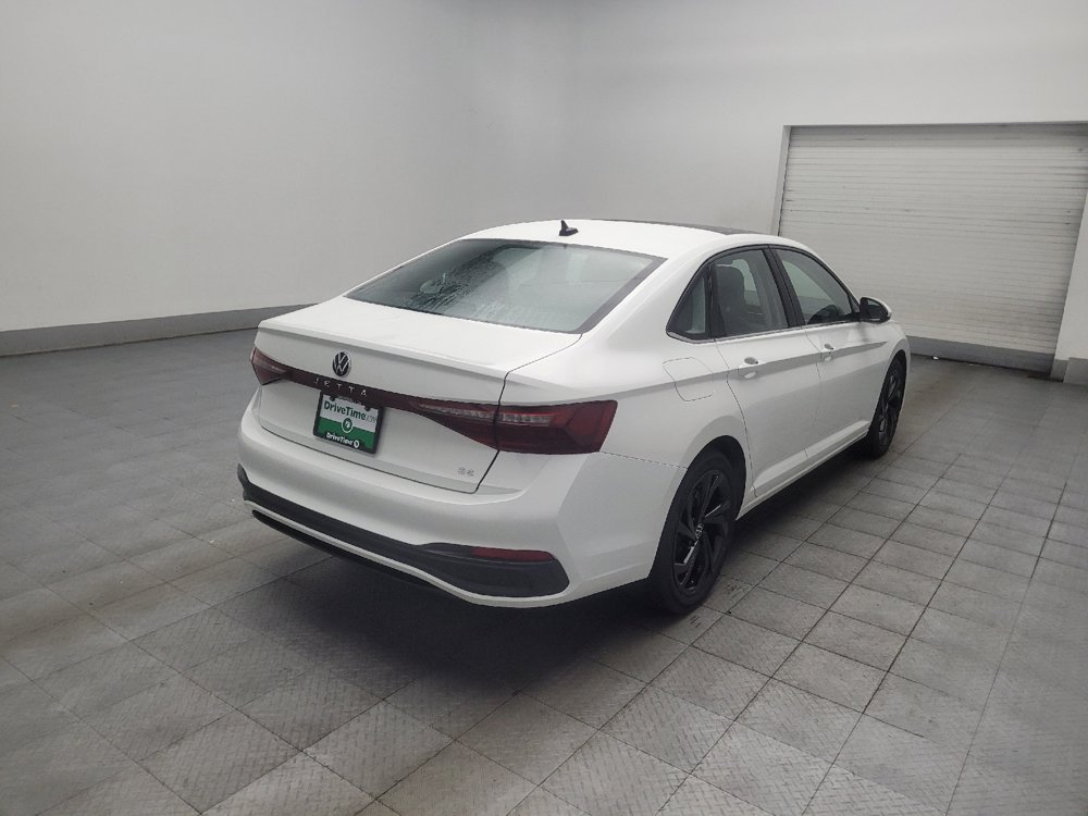Used 2025 Volkswagen Jetta SE w/ Sunroof Package FWD image 9