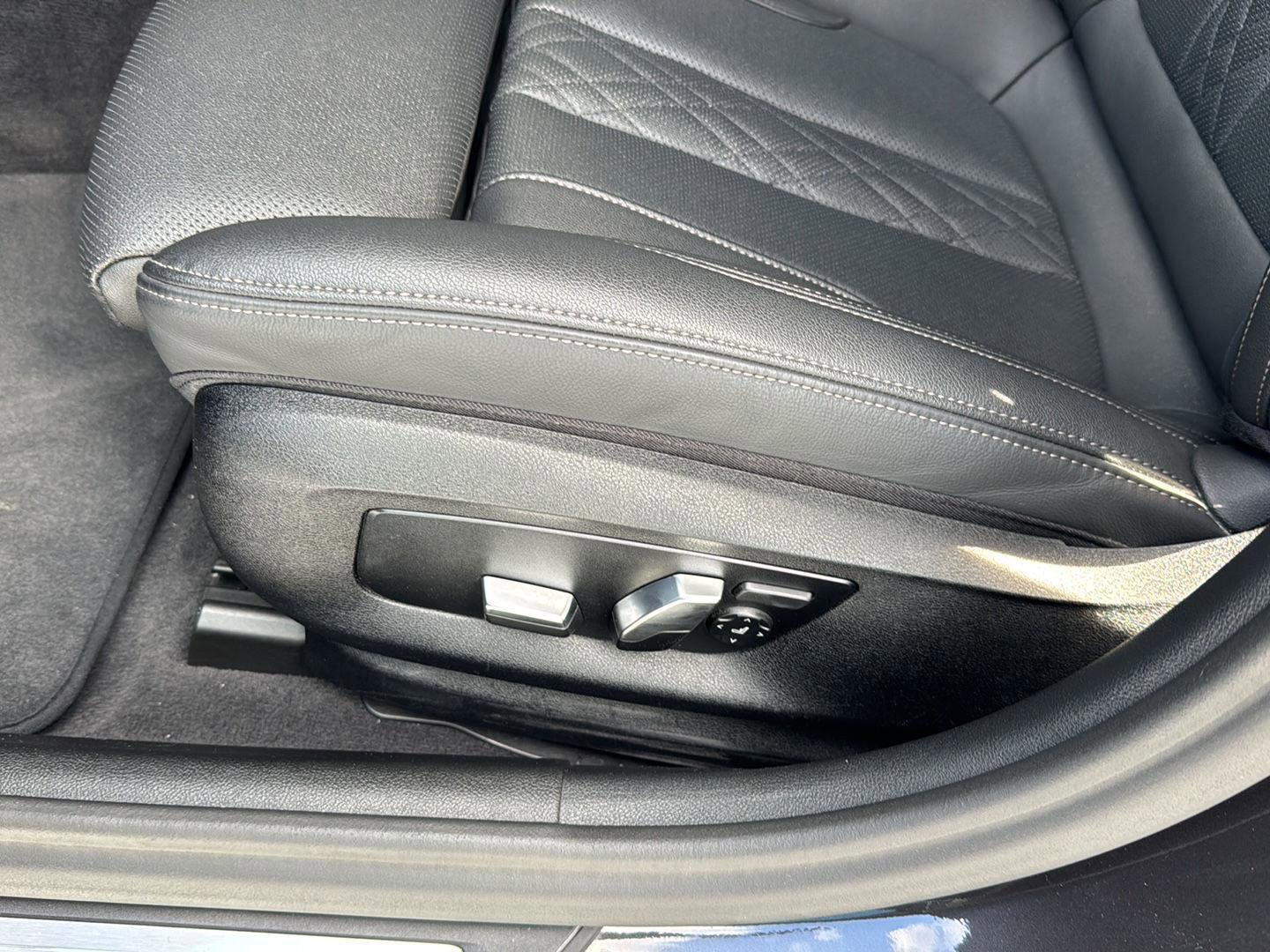 Used 2021 BMW 540i w/ M Sport Package image 29