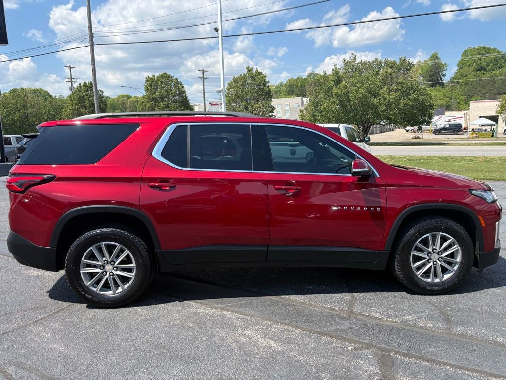 Used 2022 Chevrolet Traverse LT image 8