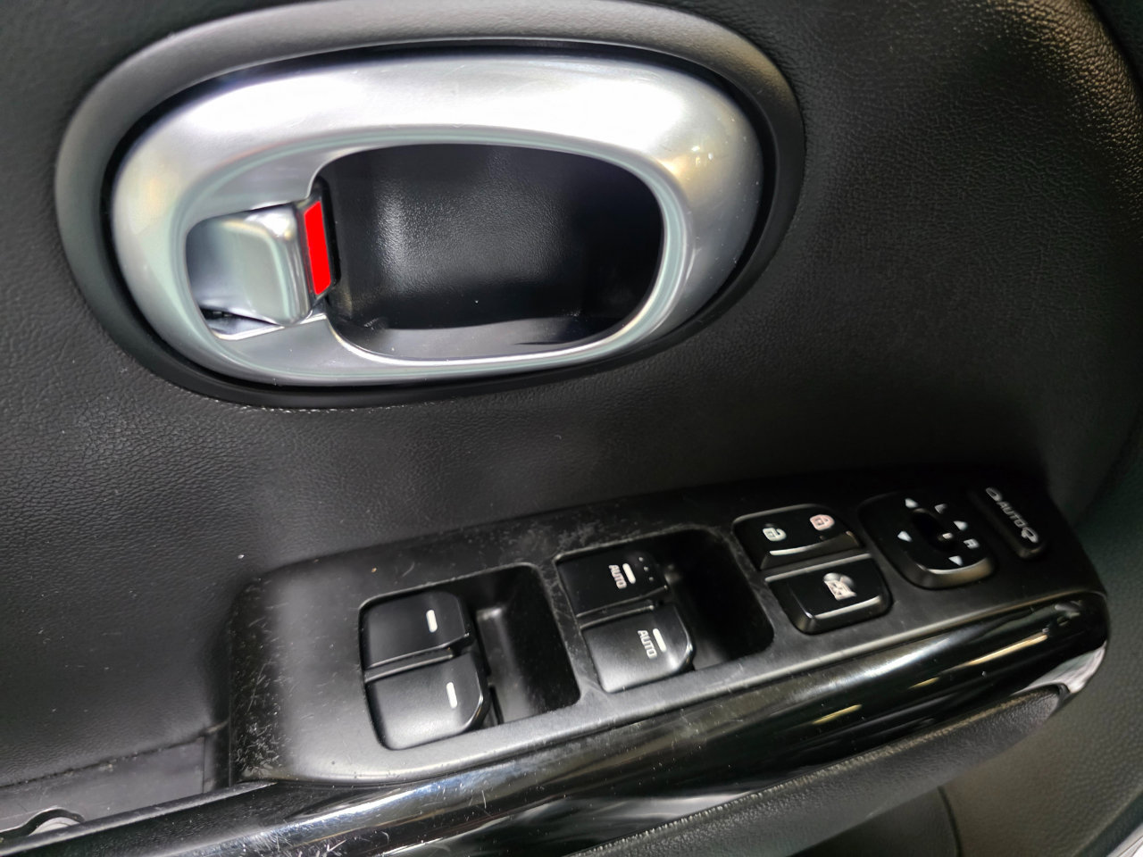 Used 2014 Kia Soul ! w/ Sun & Sound Package image 16