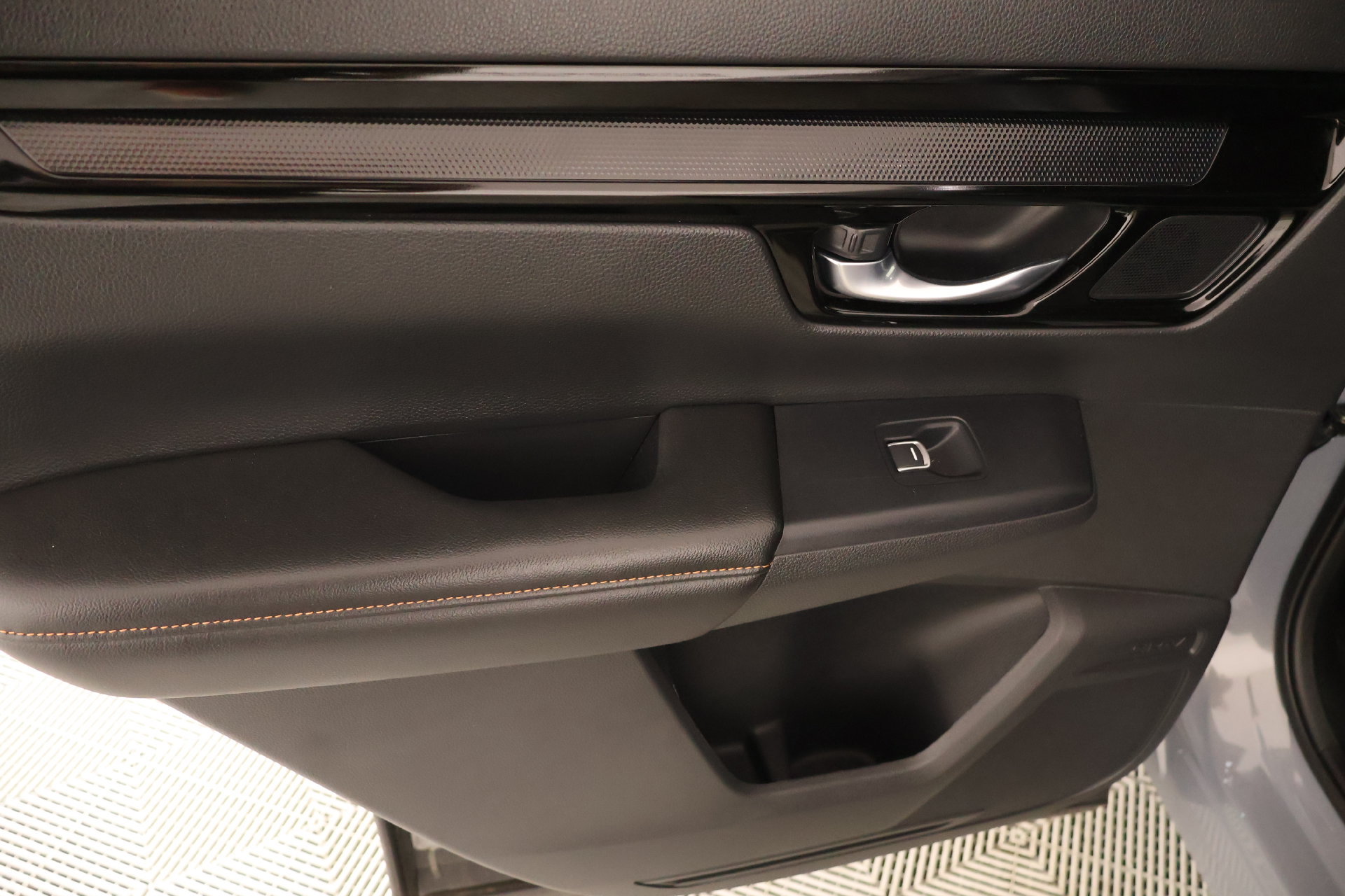 Used 2025 Honda CR-V Sport Touring image 17
