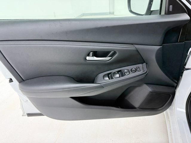 Used 2024 Nissan Sentra SV FWD image 15
