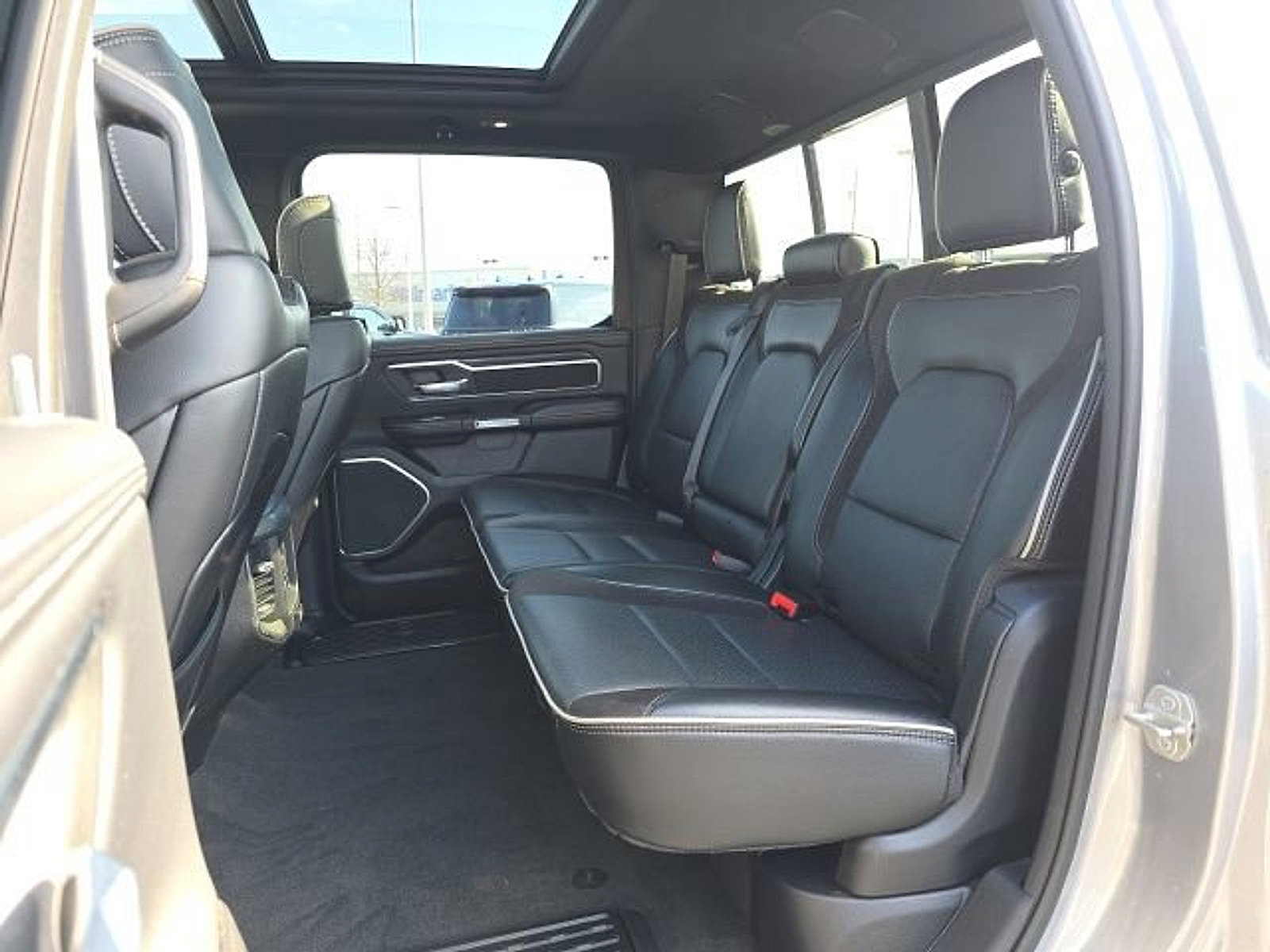 Used 2024 RAM 1500 Laramie image 16