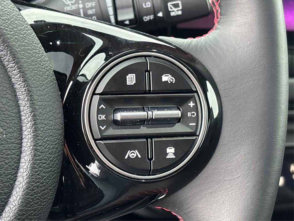 Used 2025 Kia Soul GT-Line w/ GT-Line Technology Package image 29