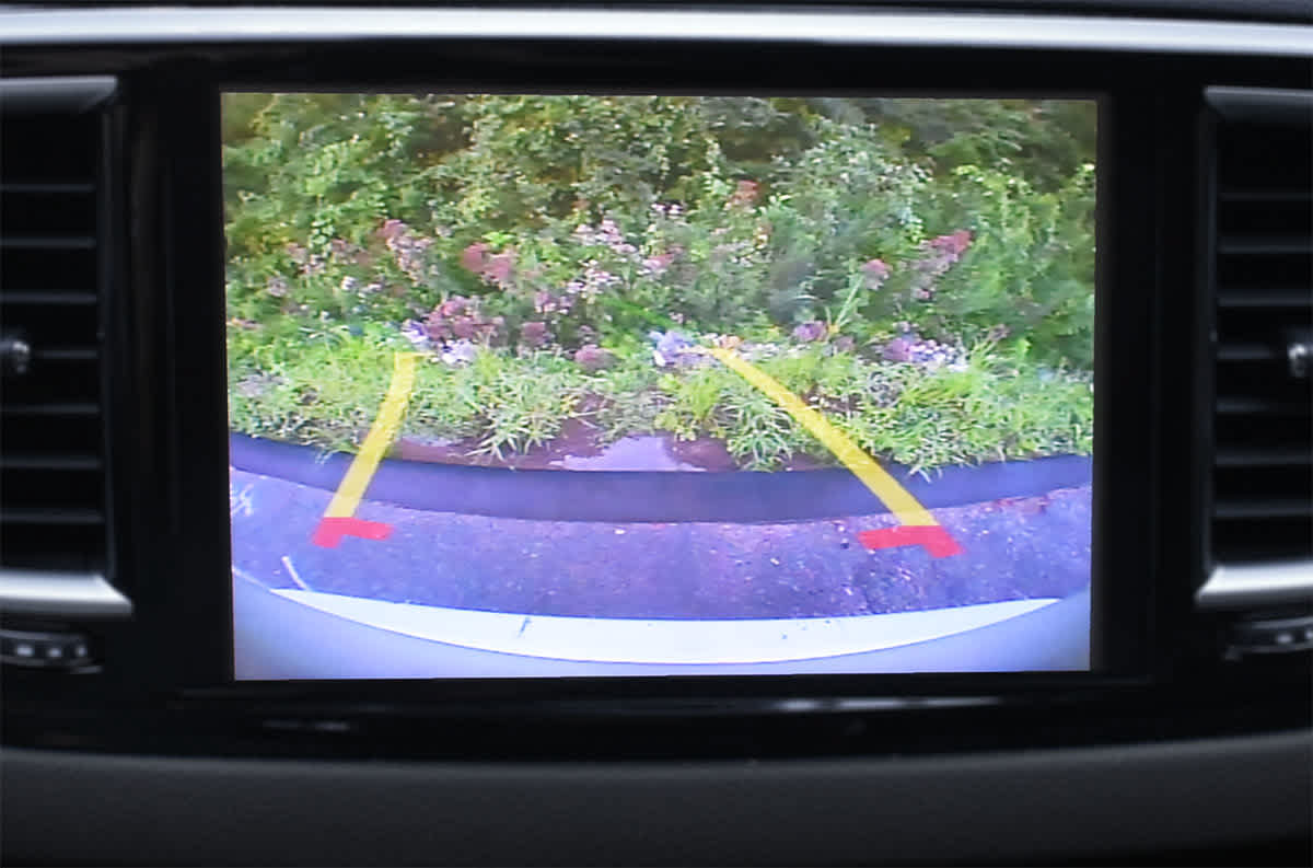 Used 2023 Chrysler Pacifica Touring-L FWD image 15