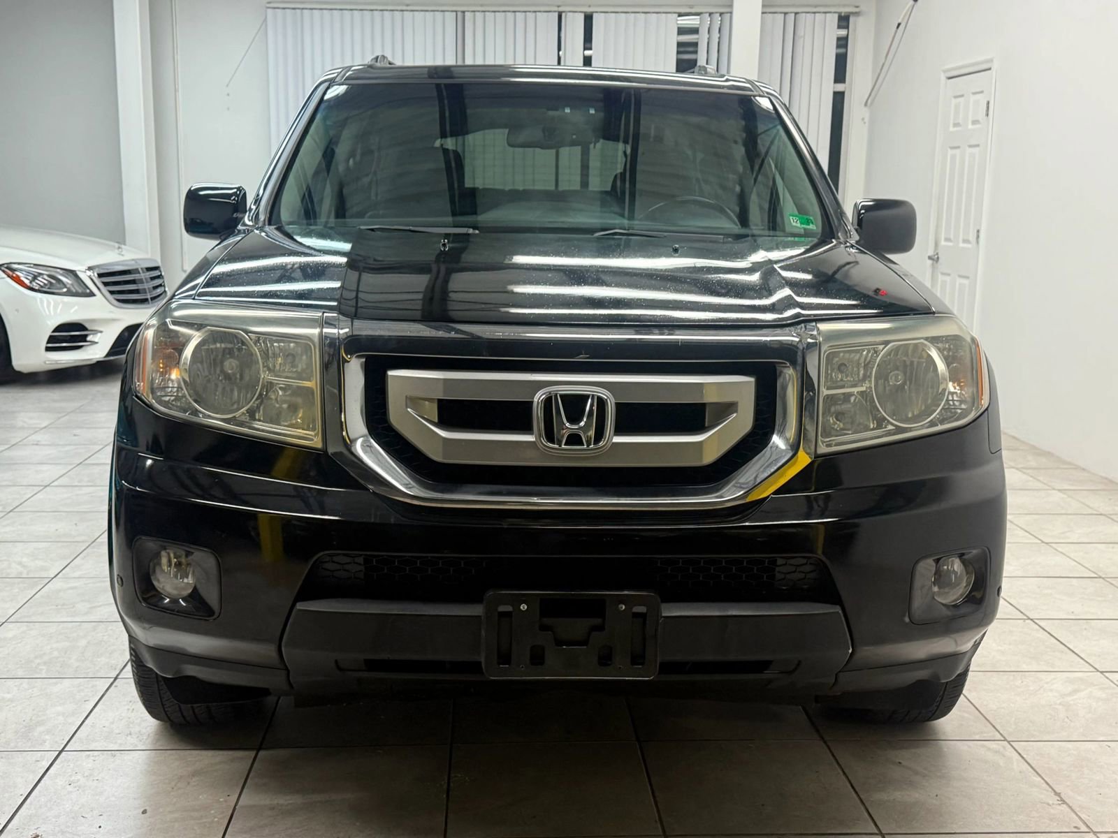Used 2010 Honda Pilot Touring image 2