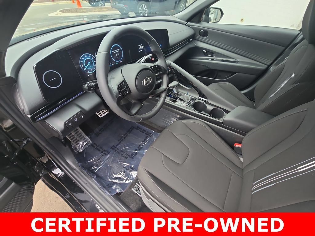 Certified 2025 Hyundai Elantra SEL FWD image 16