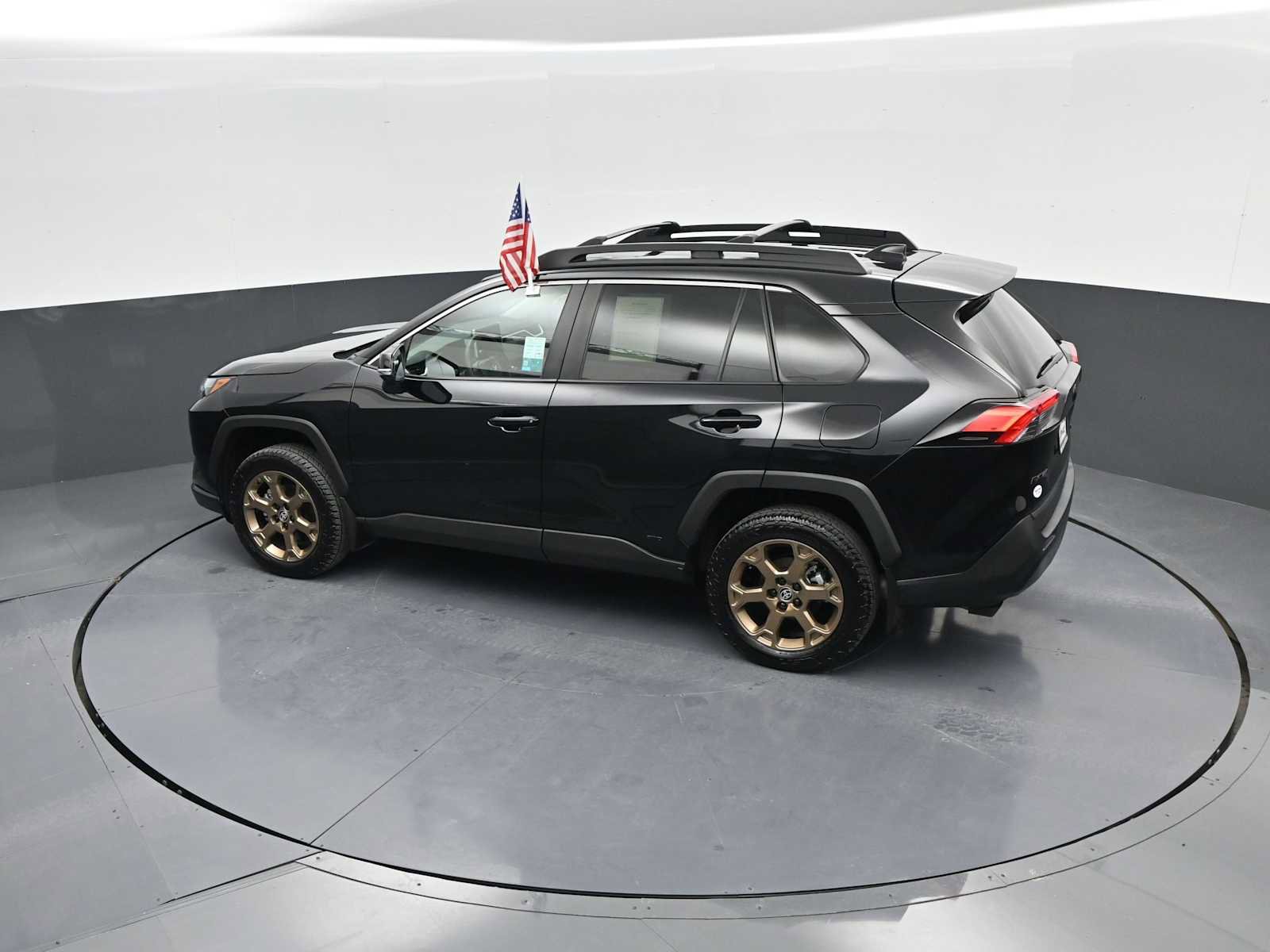 Used 2024 Toyota RAV4 AWD Hybrid image 28