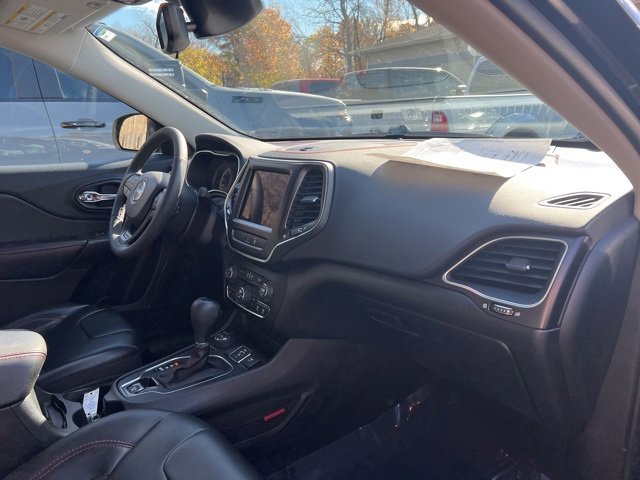Used 2022 Jeep Cherokee Trailhawk image 11