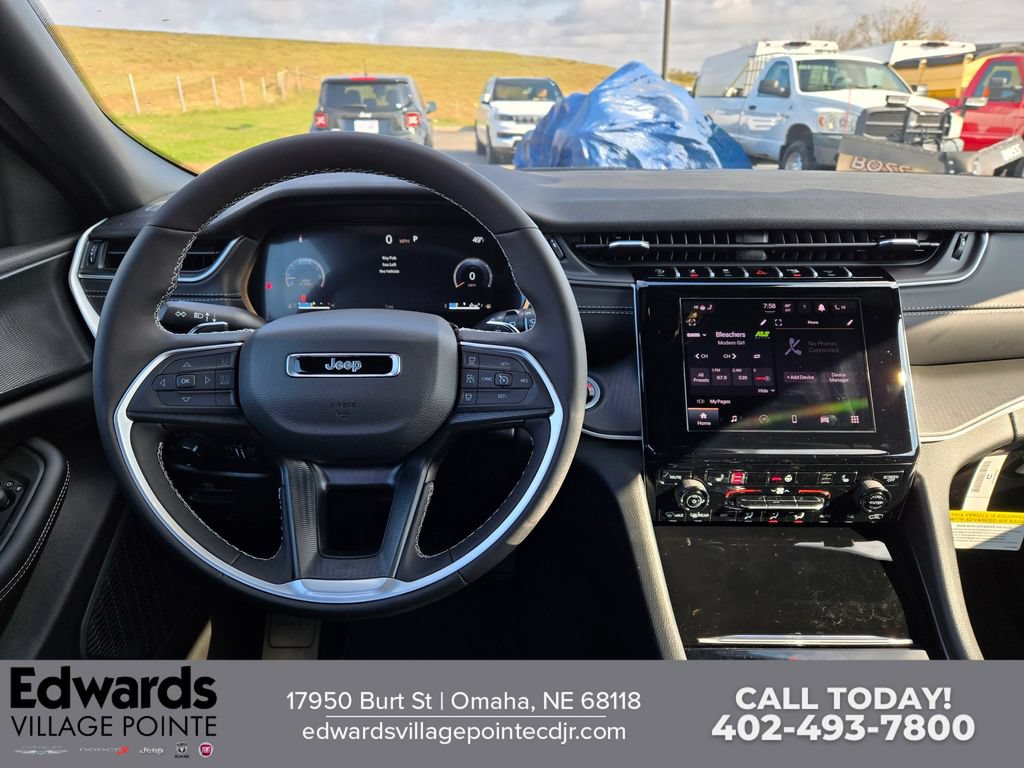 New 2025 Jeep Grand Cherokee Altitude AWD/4WD image 15