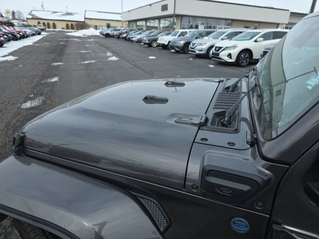 Used 2025 Jeep Wrangler Unlimited Sahara w/ Safety Group AWD/4WD image 52