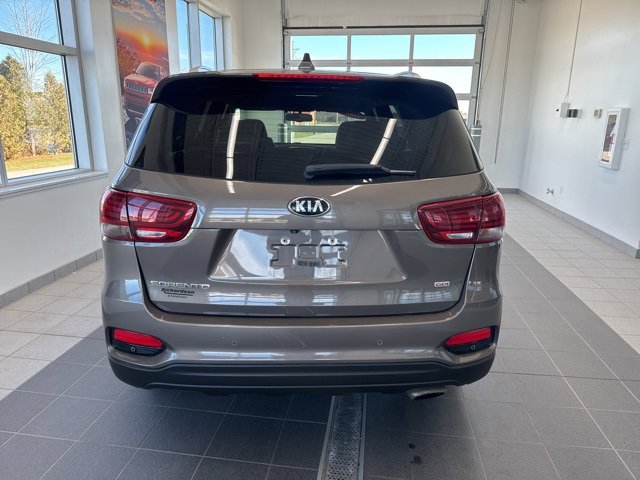 Used 2019 Kia Sorento LX w/ LX Convenience Package image 4