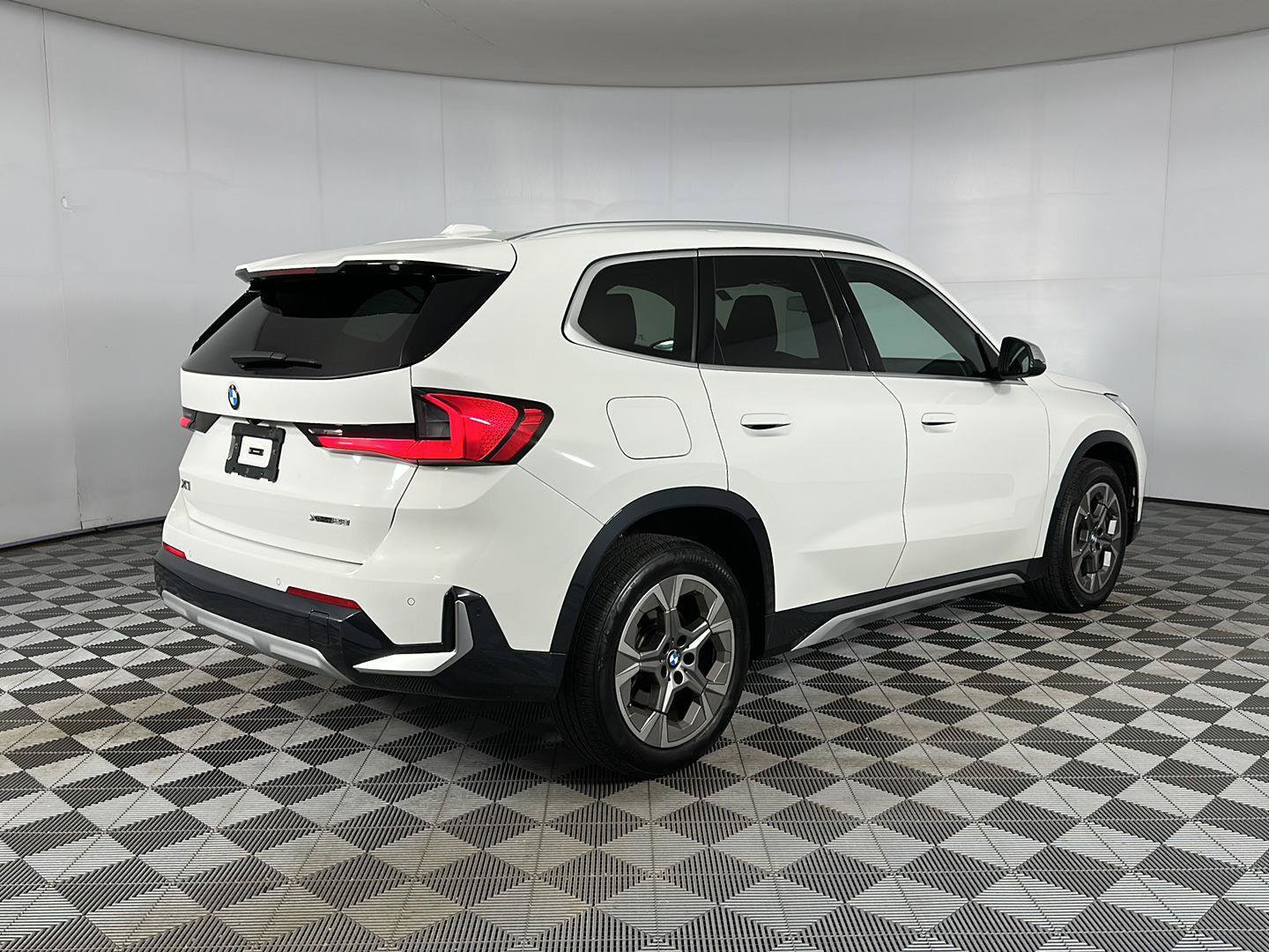 Used 2023 BMW X1 xDrive28i w/ Convenience Package AWD/4WD image 25